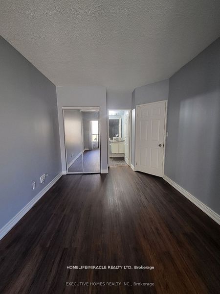55 Bloor Street E 603, Toronto, ON M4W 3W6 photo 5