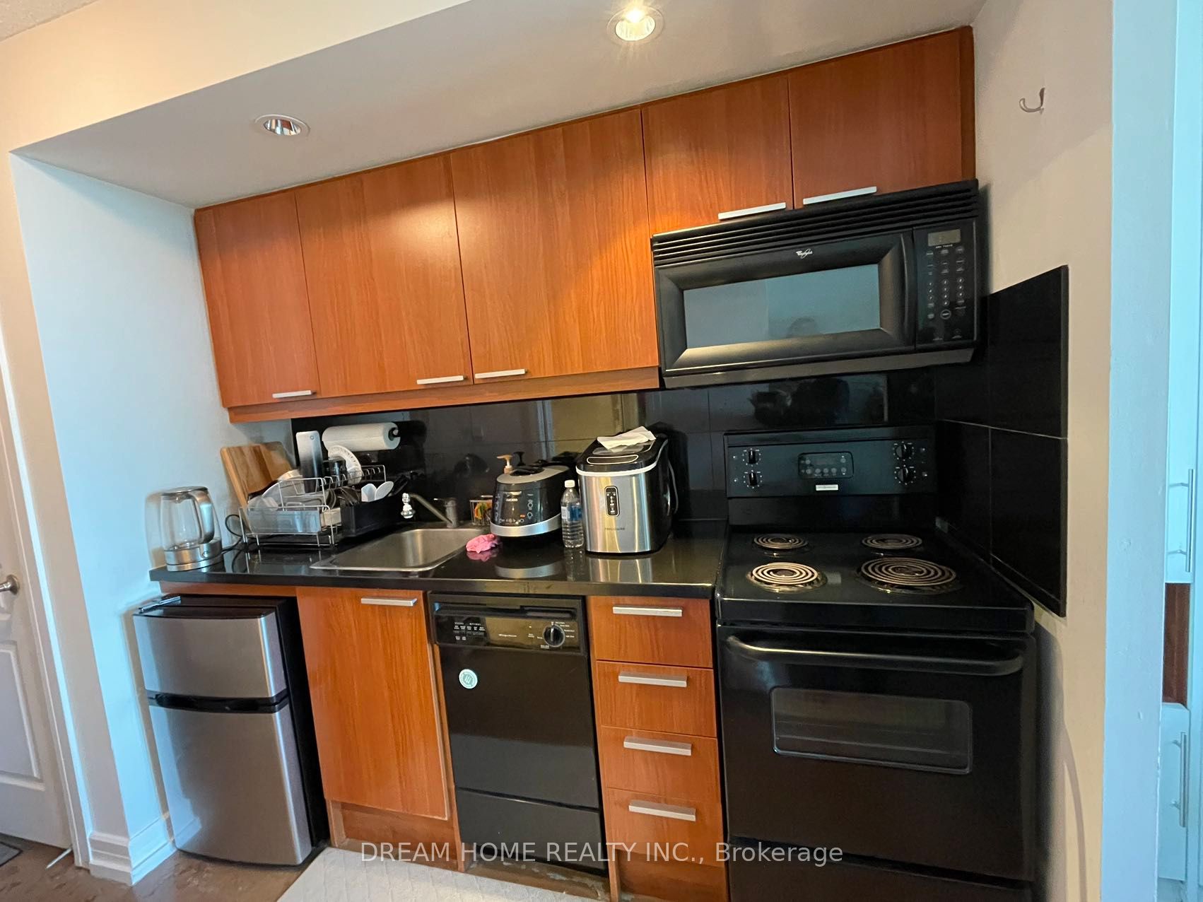 19 Avondale Avenue Uph14, Toronto, ON M2N 0A6 photo 4