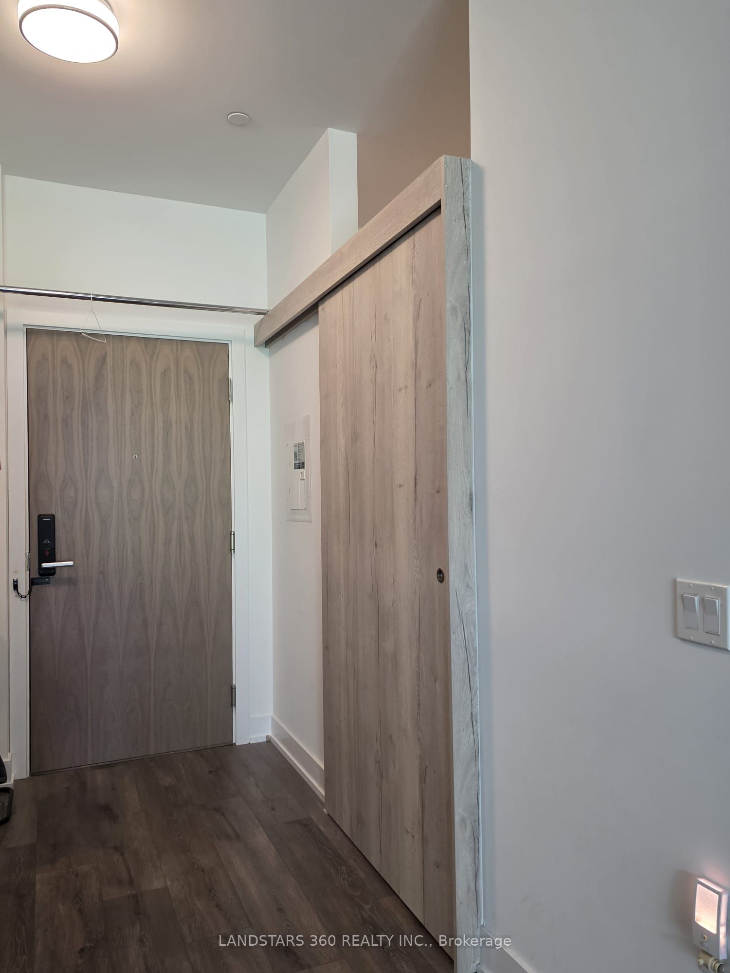 575 Bloor Street E 310, Toronto, ON M4X 1J8 photo 5