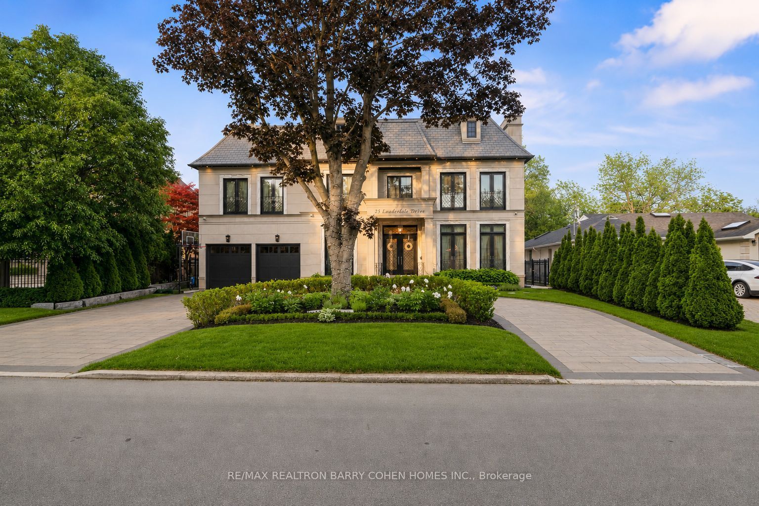 23 Lauderdale Drive, Toronto, ON M2L 2A8 photo 2