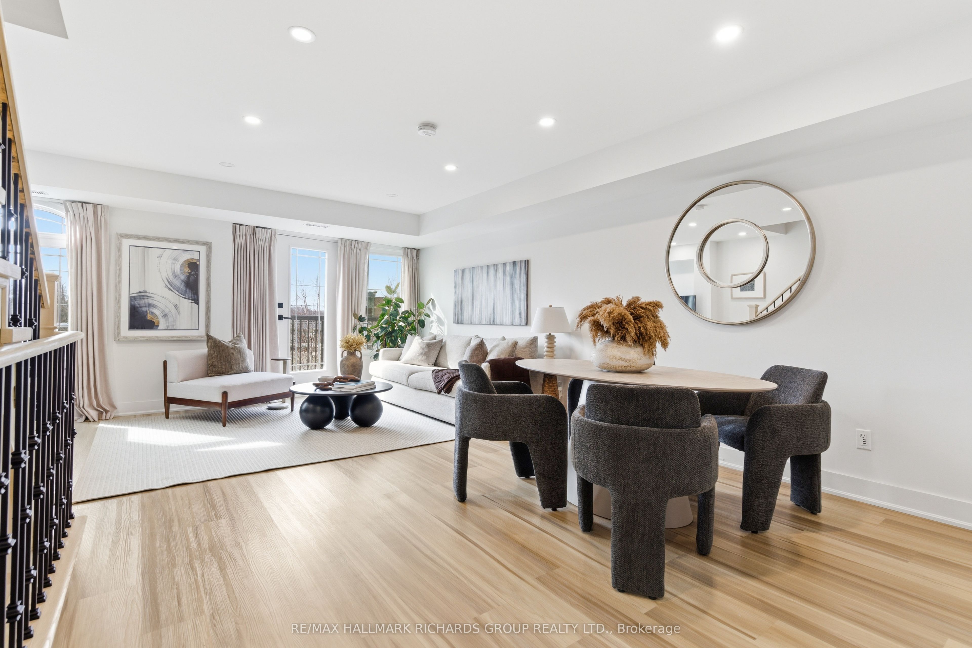 118 Finch Avenue W 8, Toronto, ON M2N 7G2