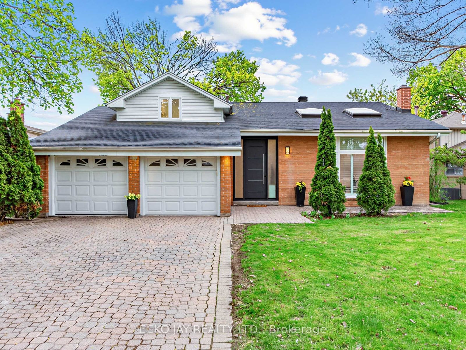 27 Silkwood Crescent, Toronto, ON M2J 1H1