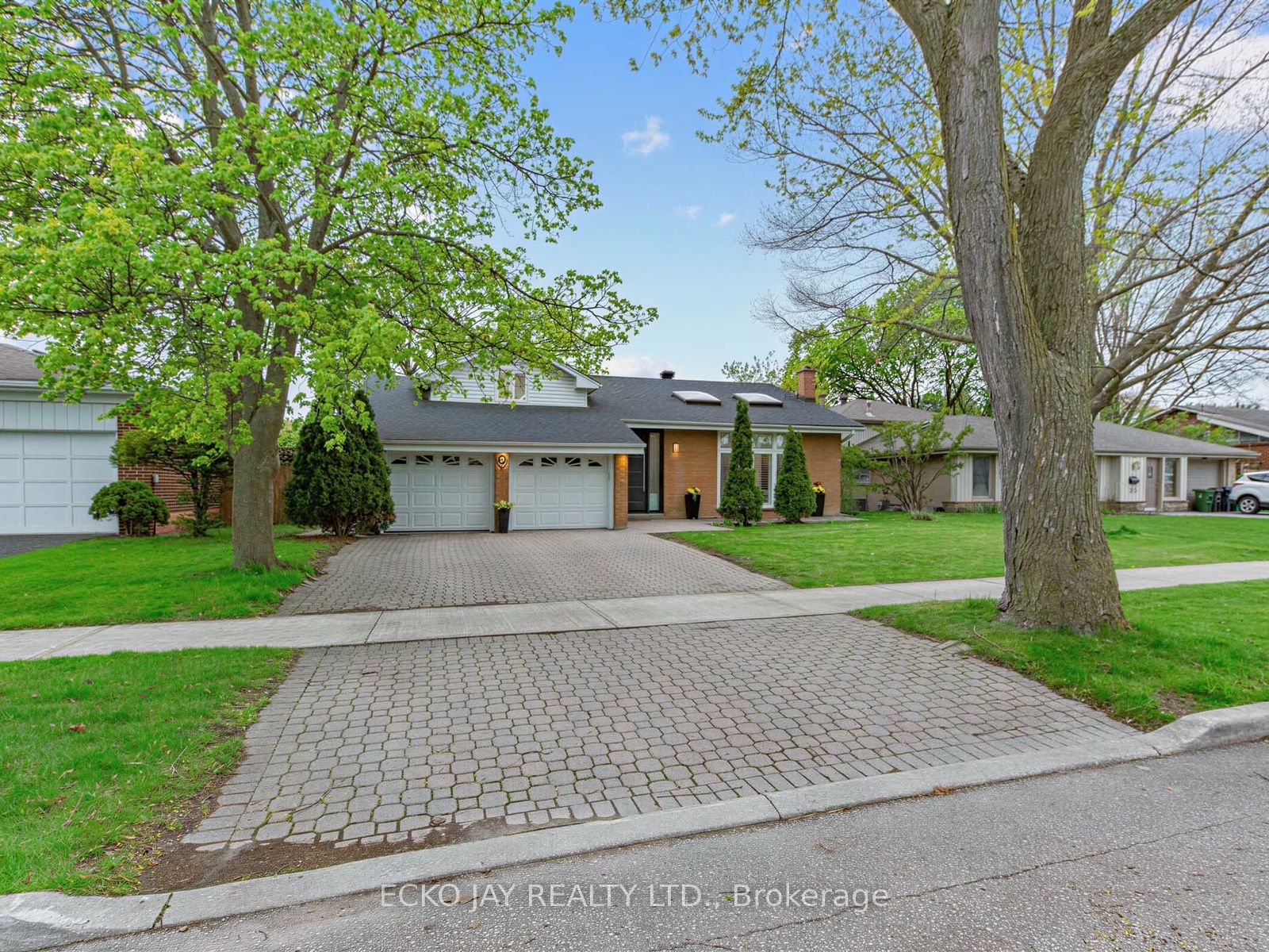 27 Silkwood Crescent, Toronto, ON M2J 1H1 photo 3