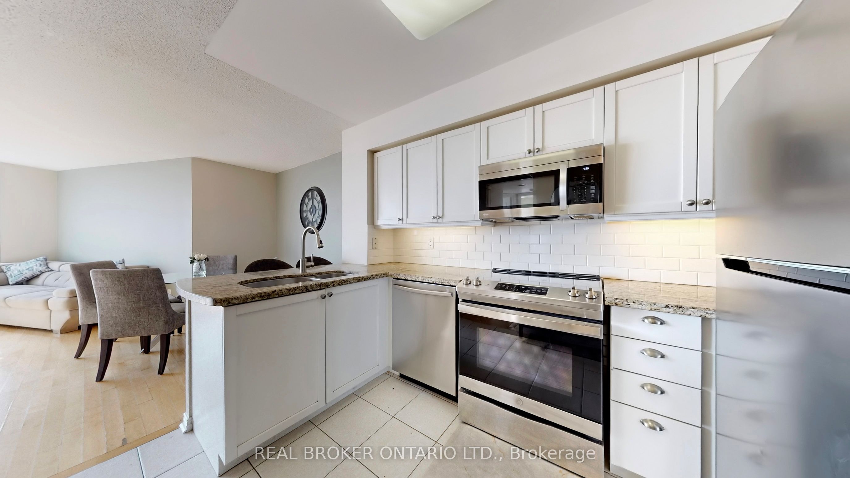 30 Harrison Garden Boulevard 2705, Toronto, ON M2N 7A9 photo 2