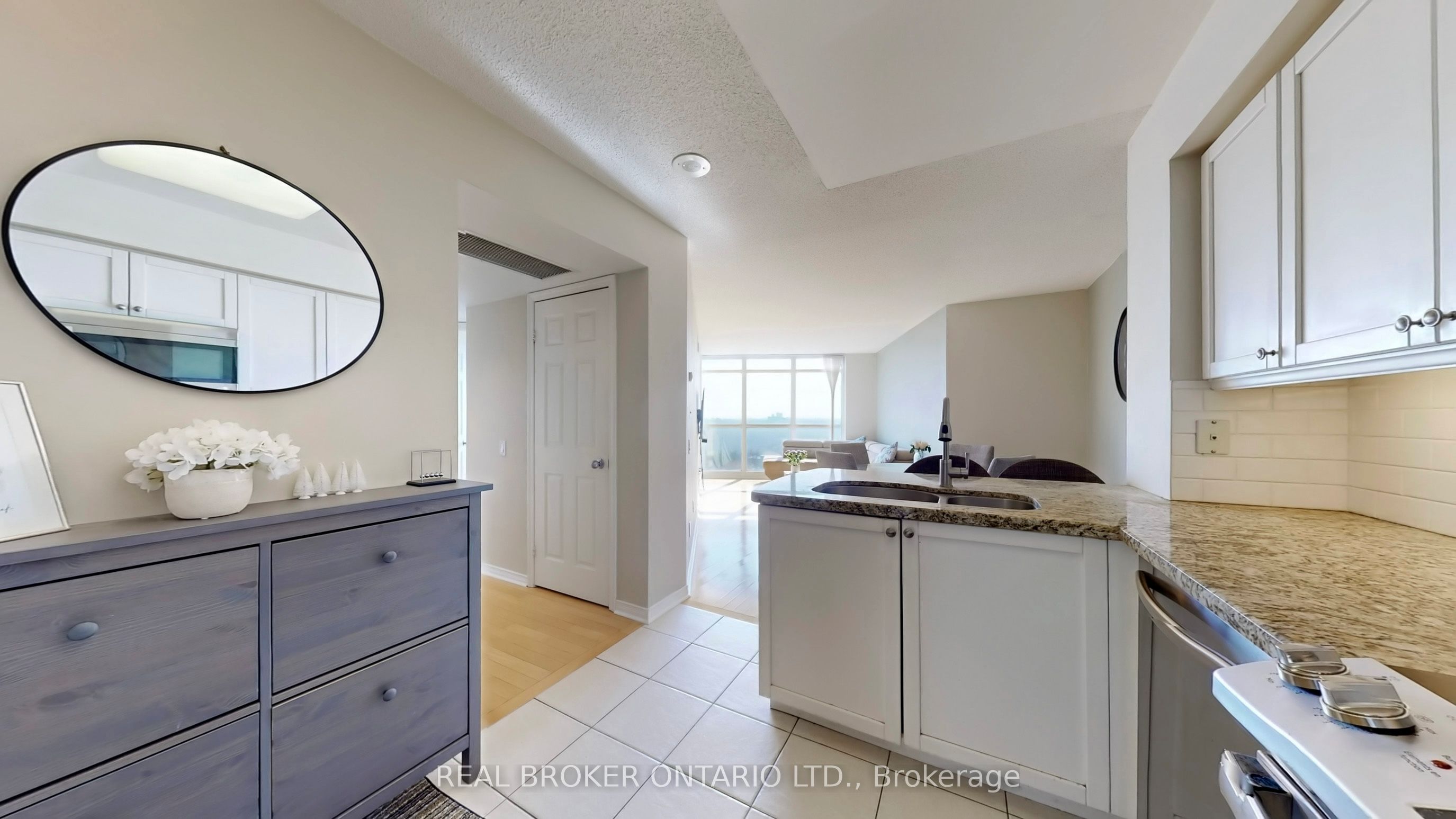 30 Harrison Garden Boulevard 2705, Toronto, ON M2N 7A9 photo 4