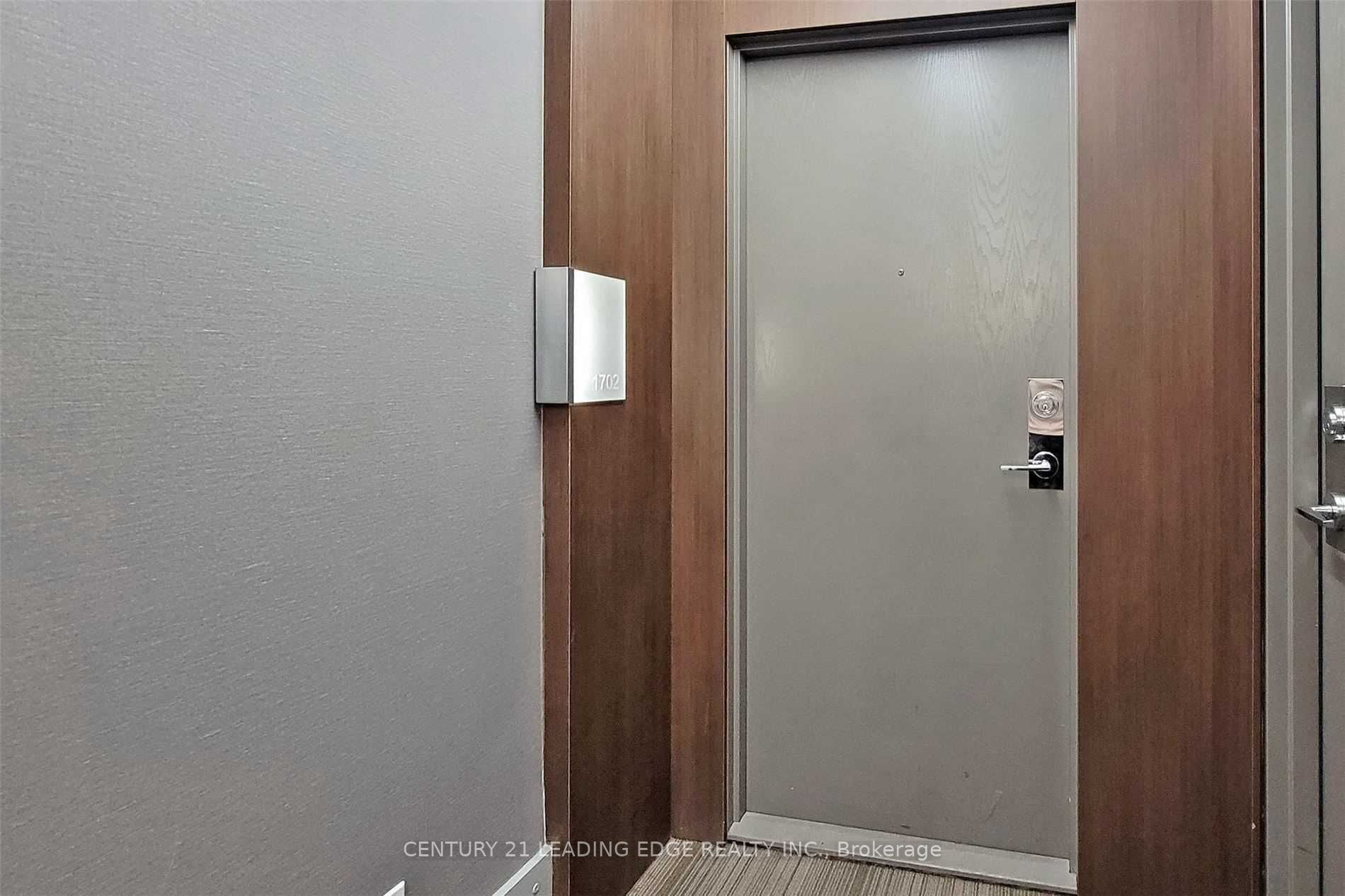 21 Widmer Street 1702, Toronto, ON M5V 0B8 photo 4