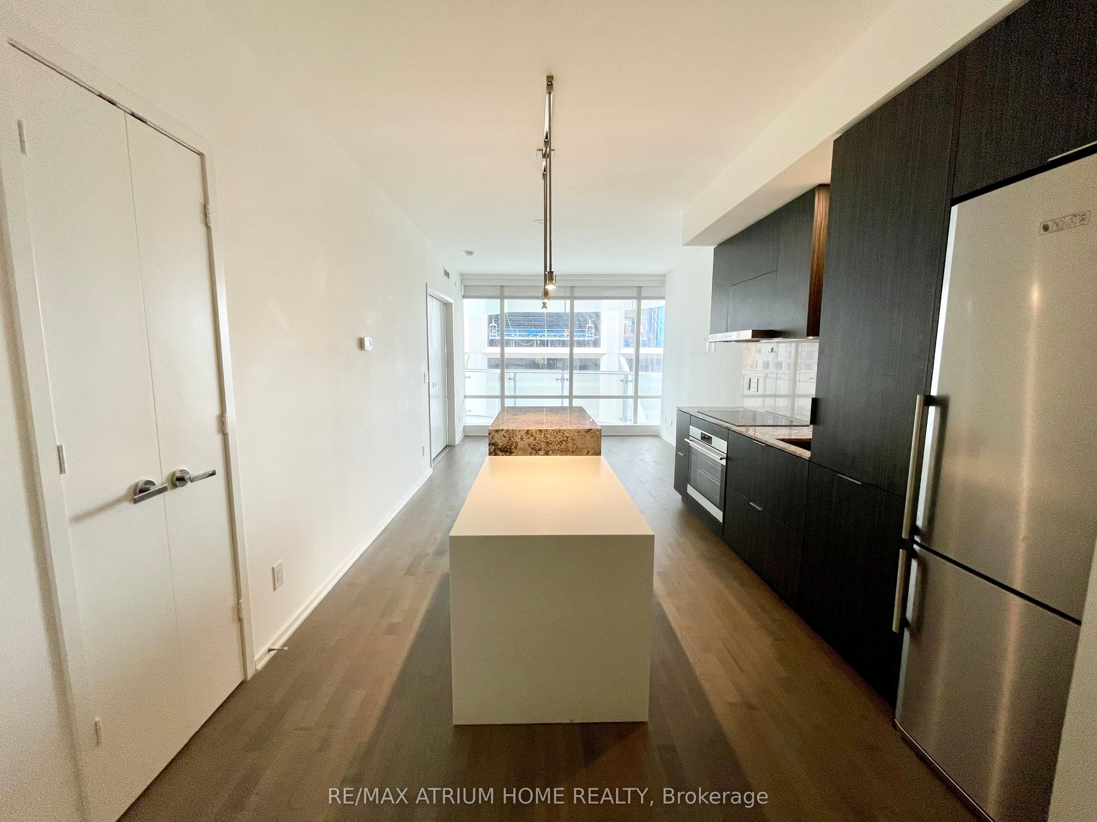 1 Bloor Street E 1809, Toronto, ON M4W 0A8 photo 4
