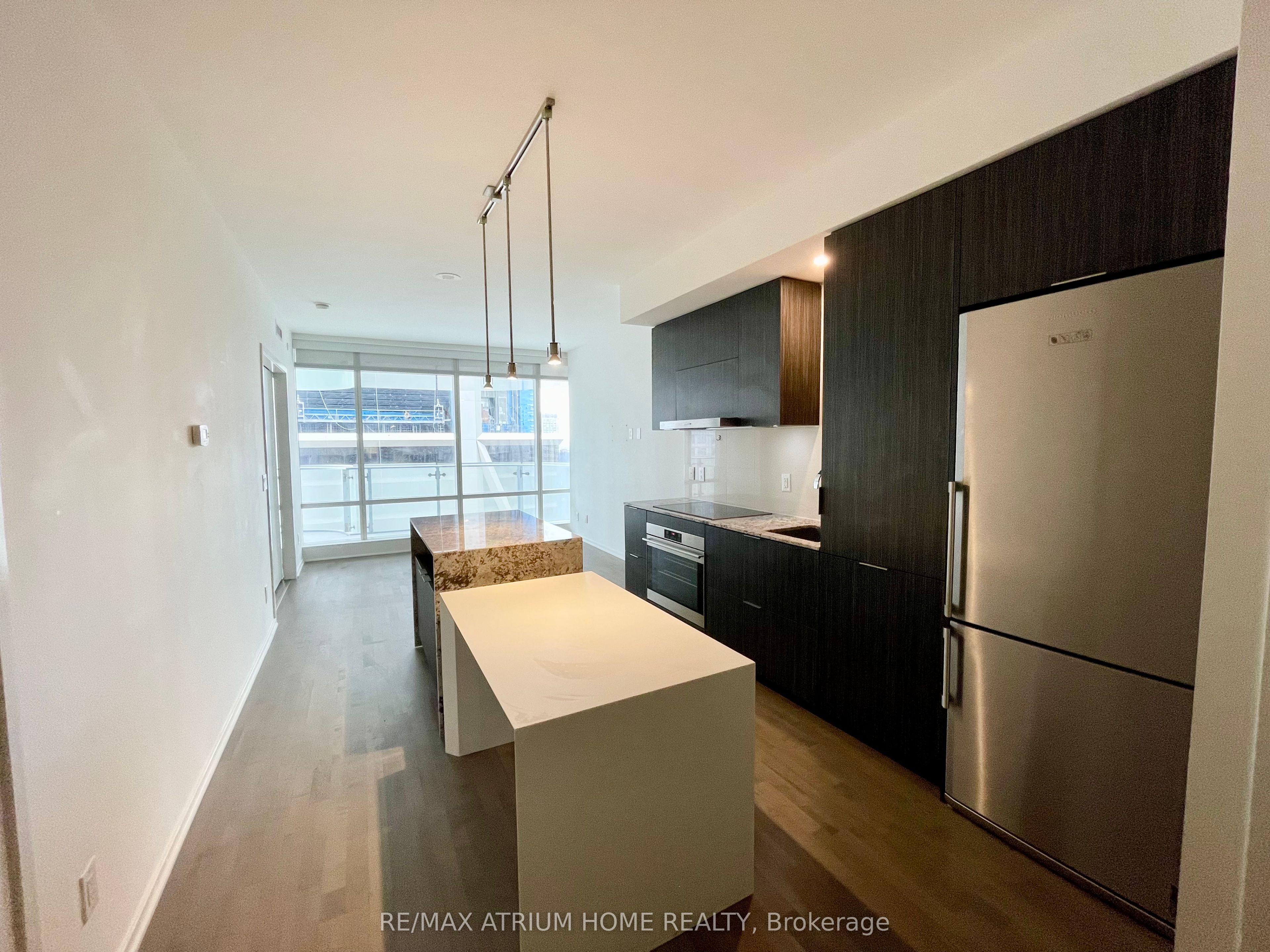 1 Bloor Street E 1809, Toronto, ON M4W 0A8 photo 5