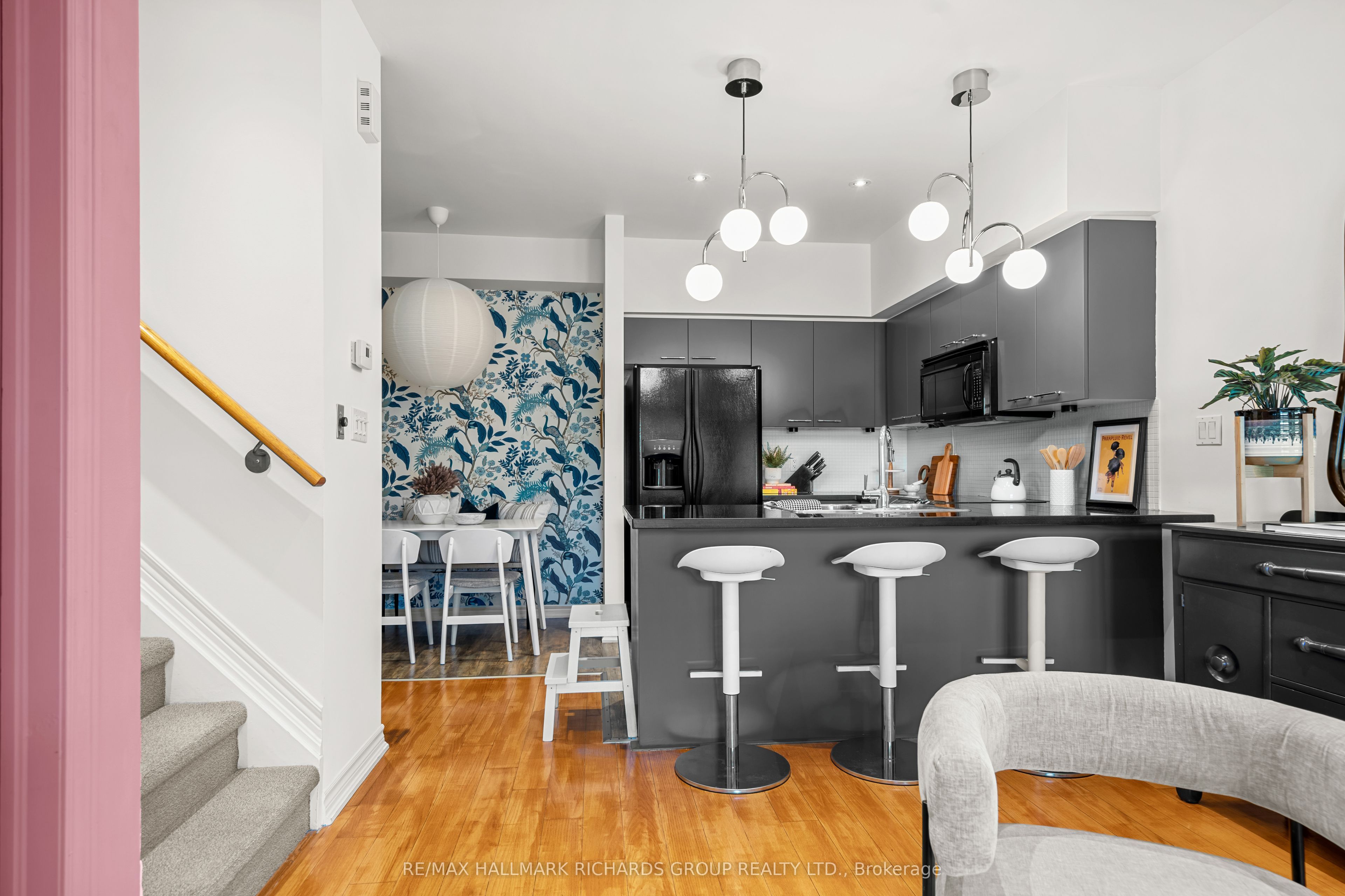 1496 Victoria Park Avenue 245, Toronto, ON M4A 2M6 photo 4