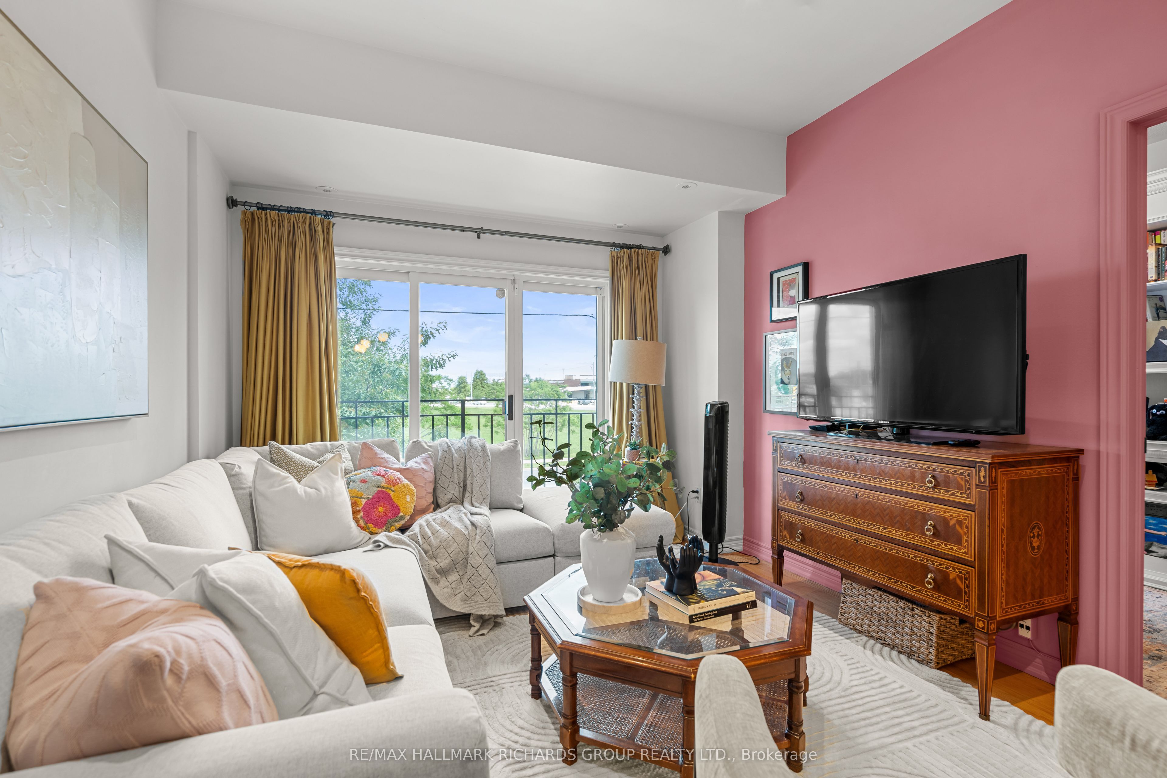 1496 Victoria Park Avenue 245, Toronto, ON M4A 2M6 photo 5