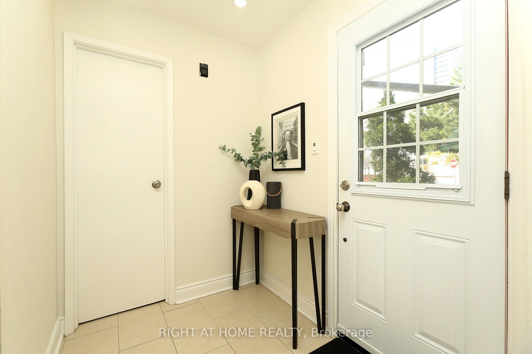 6 Snapdragon Drive, Toronto, ON M2J 4X6 photo 4