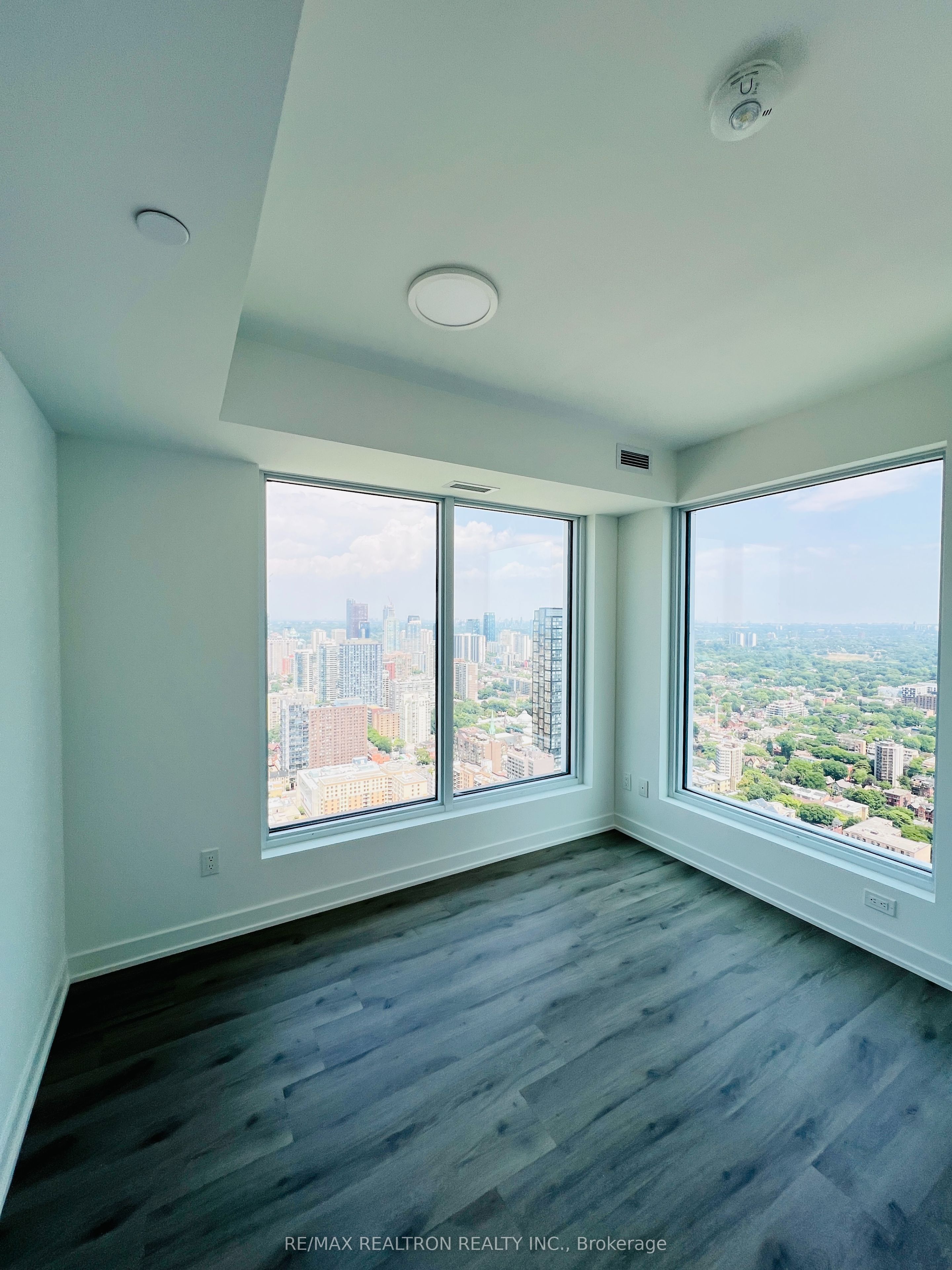 252 Church Street 5306, Toronto, ON M5B 0E6 photo 2