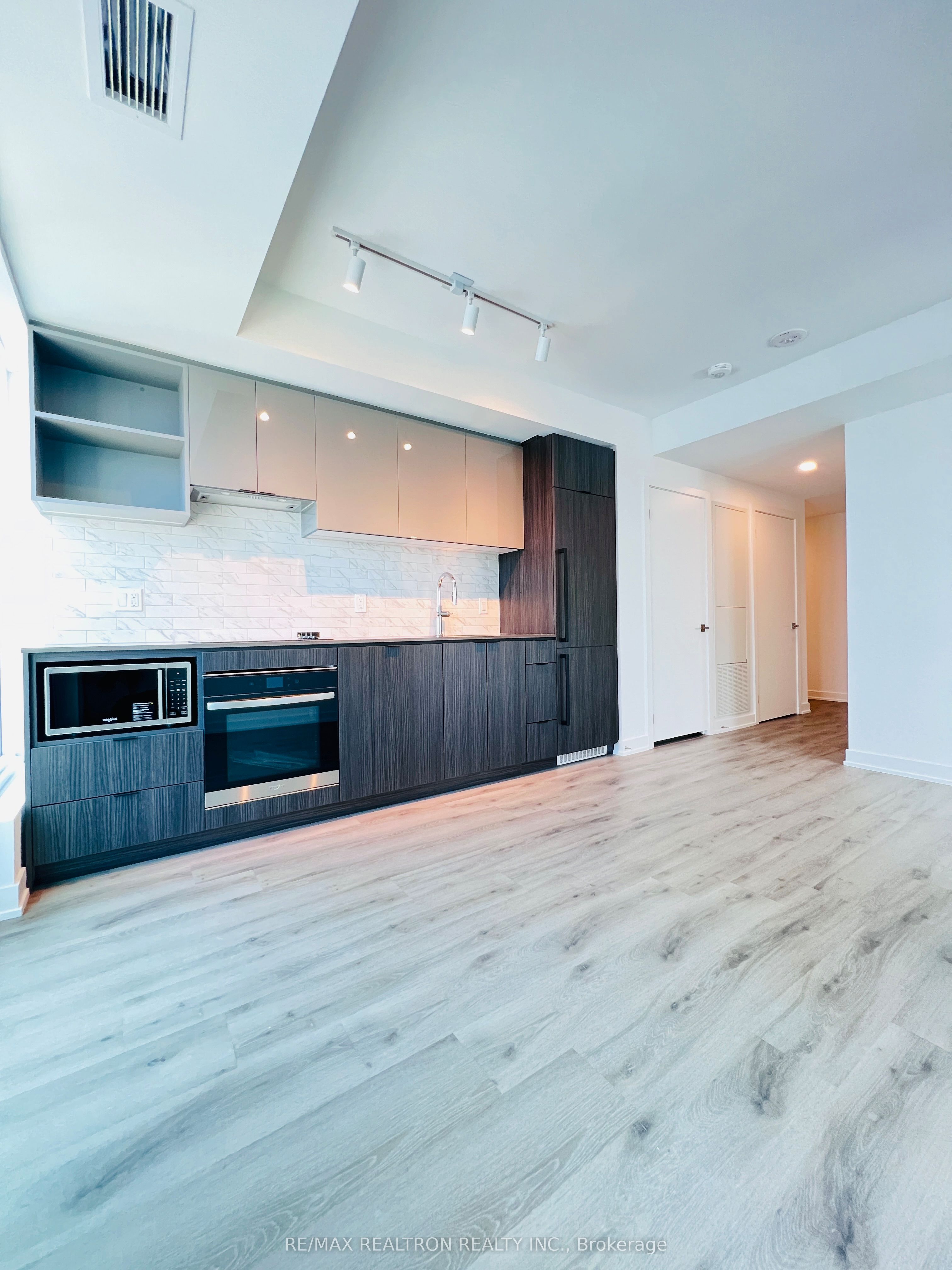 252 Church Street 5306, Toronto, ON M5B 0E6 photo 4