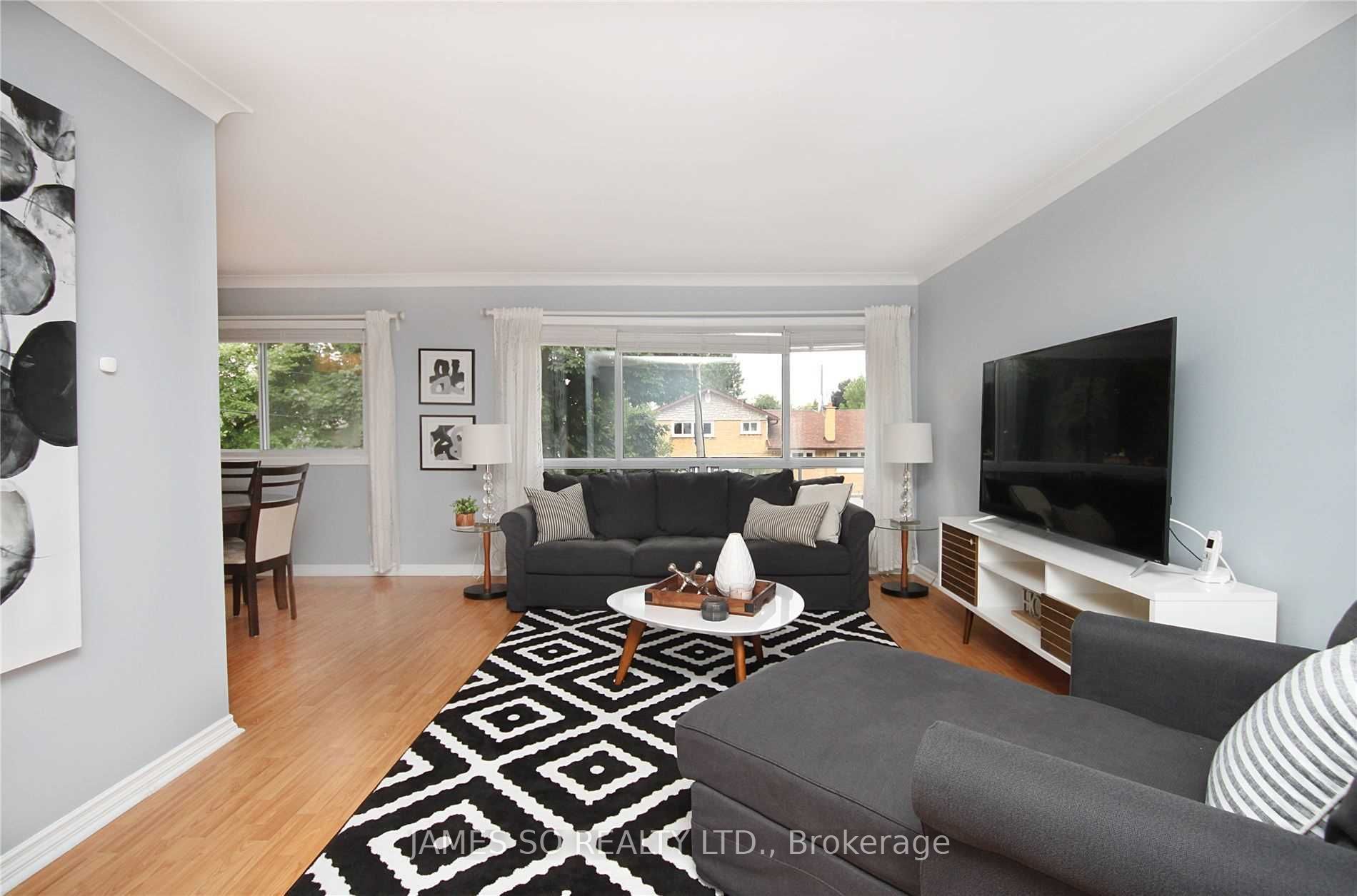 10 Mere Court, Toronto, ON M4A 2J6 photo 5