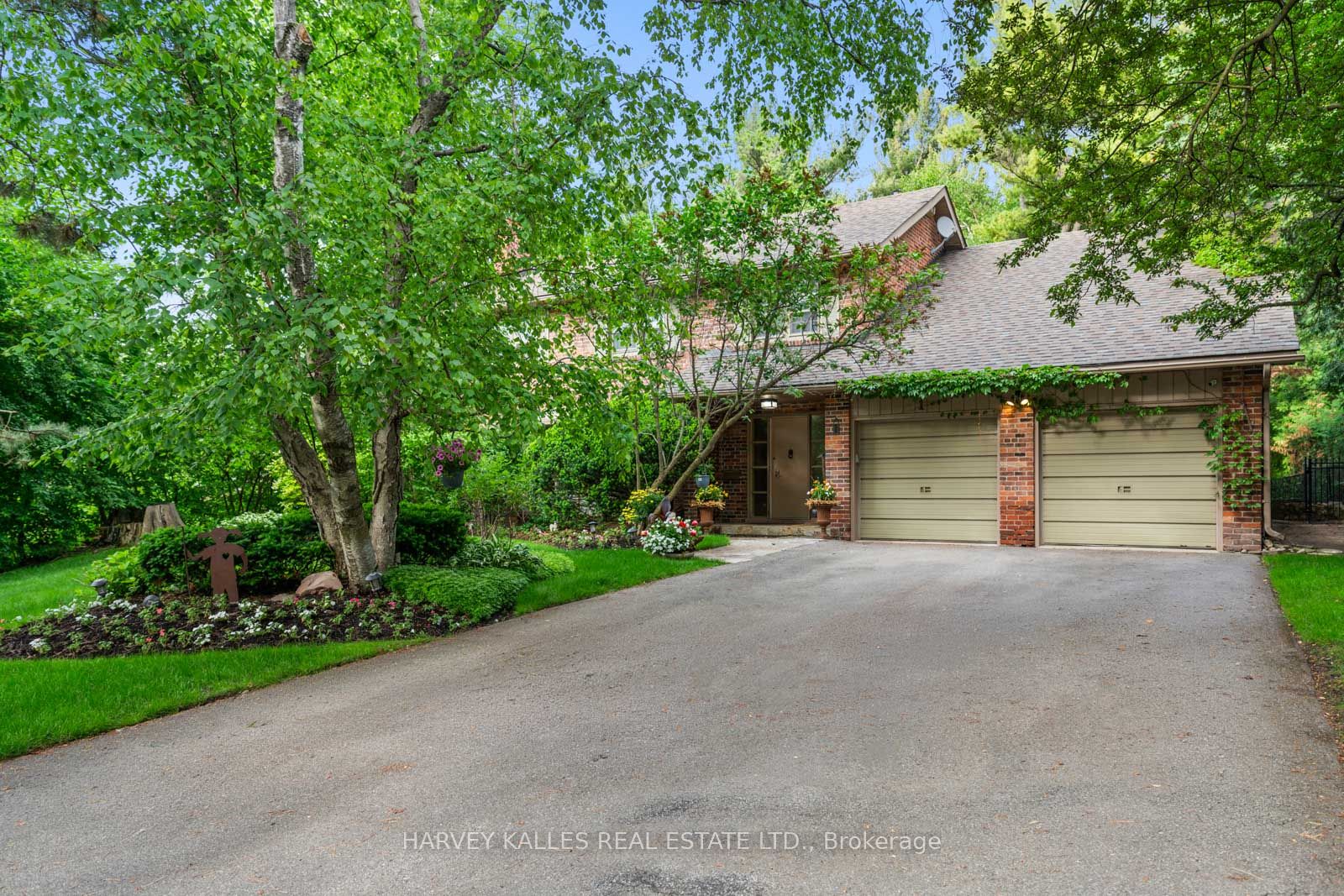 1 Vyner Road, Toronto, ON M2L 2N3
