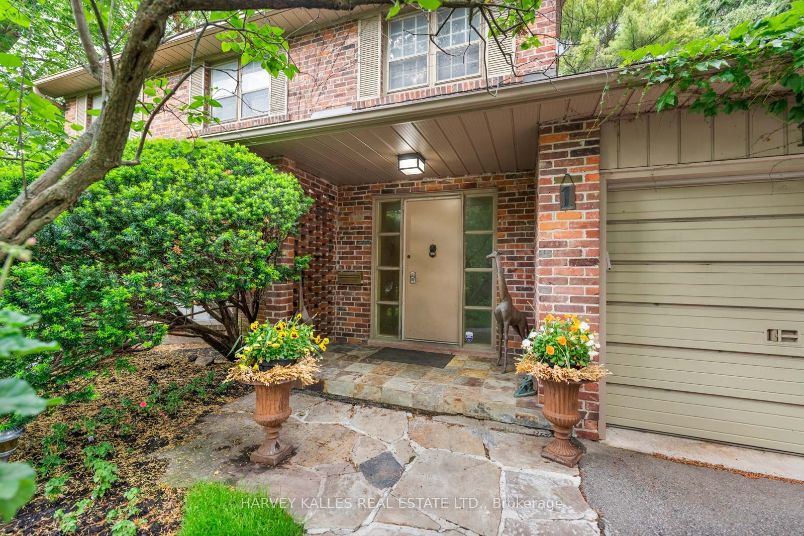1 Vyner Road, Toronto, ON M2L 2N3 photo 5
