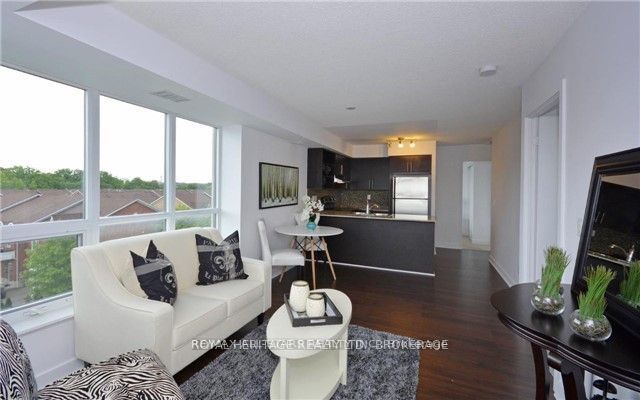 120 Dallimore Circle 424, Toronto, ON M3C 4J1 photo 5