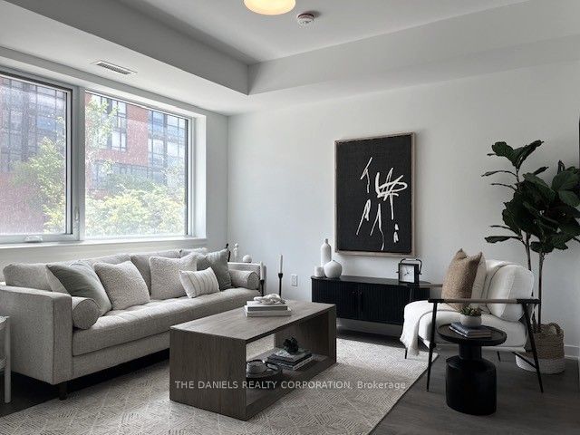 10 Oak Street 102, Toronto, ON M5A 0Z1 photo 2