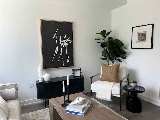 10 Oak Street 102, Toronto, ON M5A 0Z1 photo 3