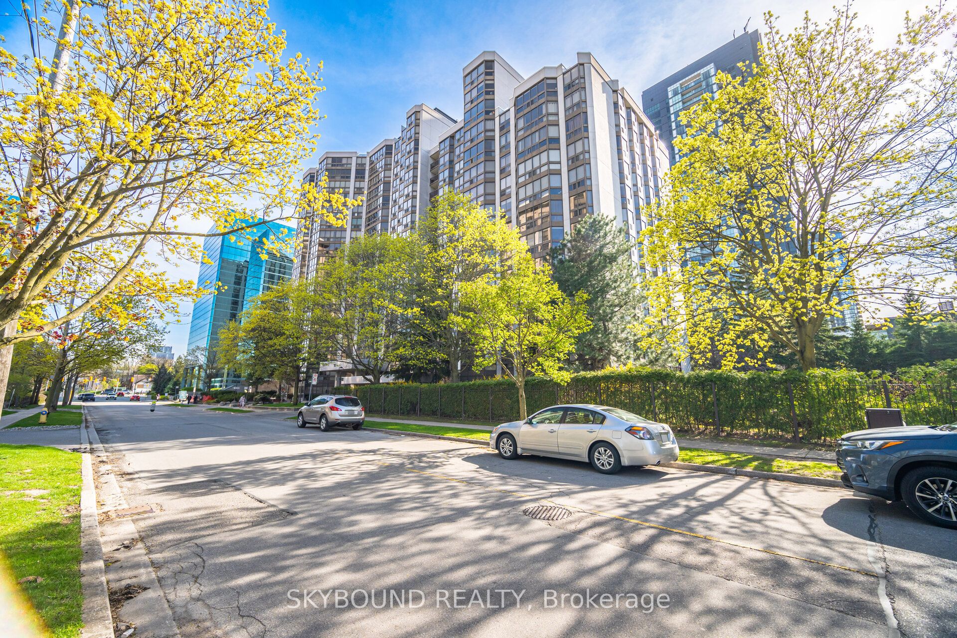 10 Kenneth Avenue 511, Toronto, ON M2N 6K6
