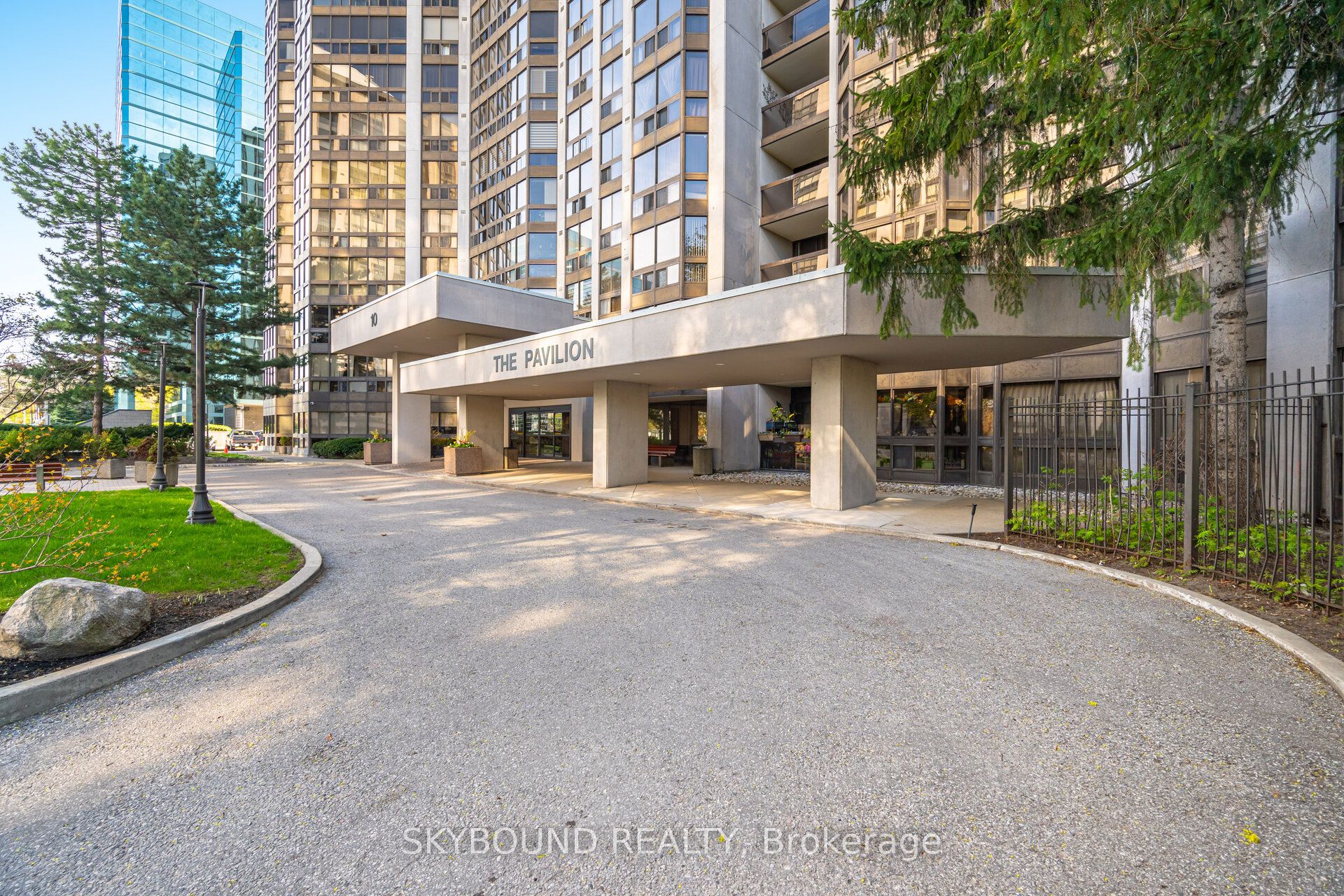 10 Kenneth Avenue 511, Toronto, ON M2N 6K6 photo 2