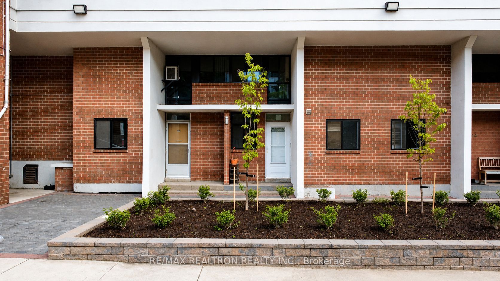 125 Leeward Glenway 112, Toronto, ON M3C 2Z6 photo 3