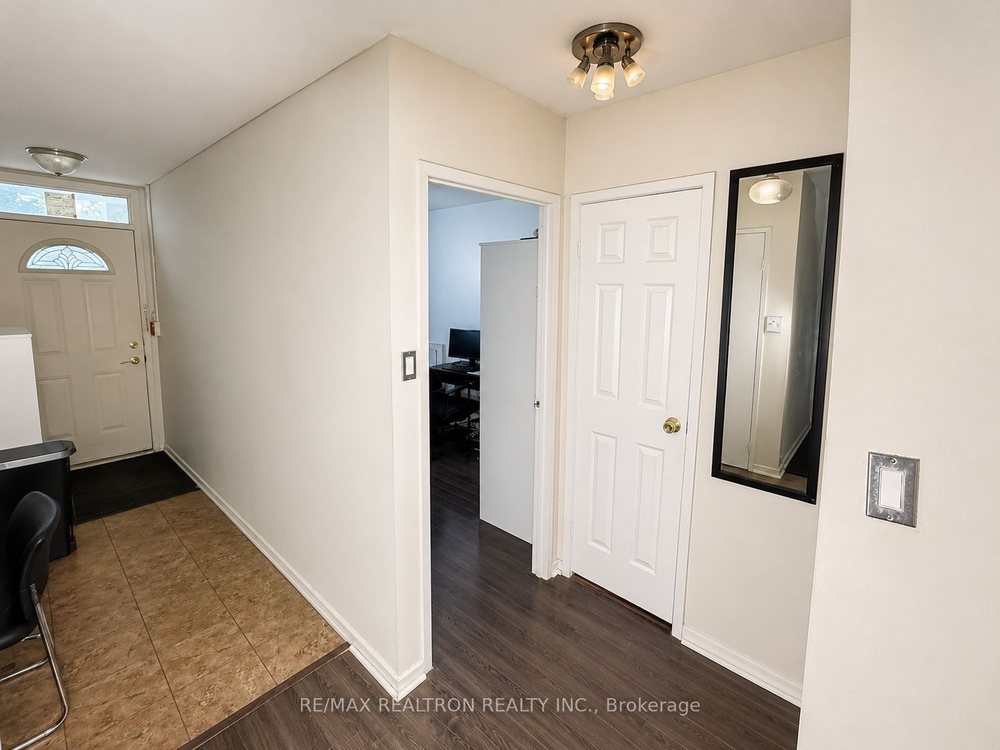 125 Leeward Glenway 112, Toronto, ON M3C 2Z6 photo 5