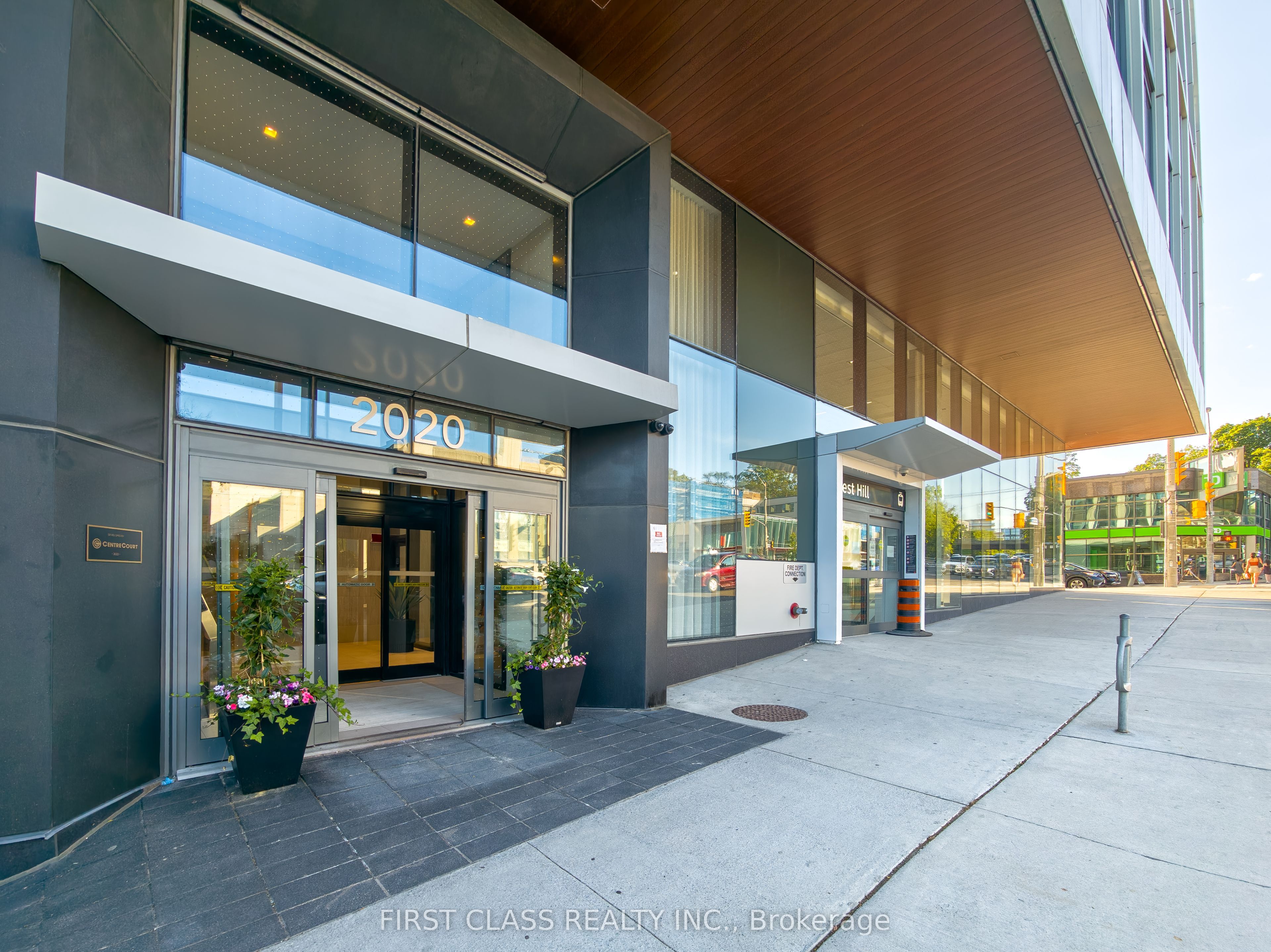 2020 Bathurst Street 1509, Toronto, ON M5P 0A6 photo 2