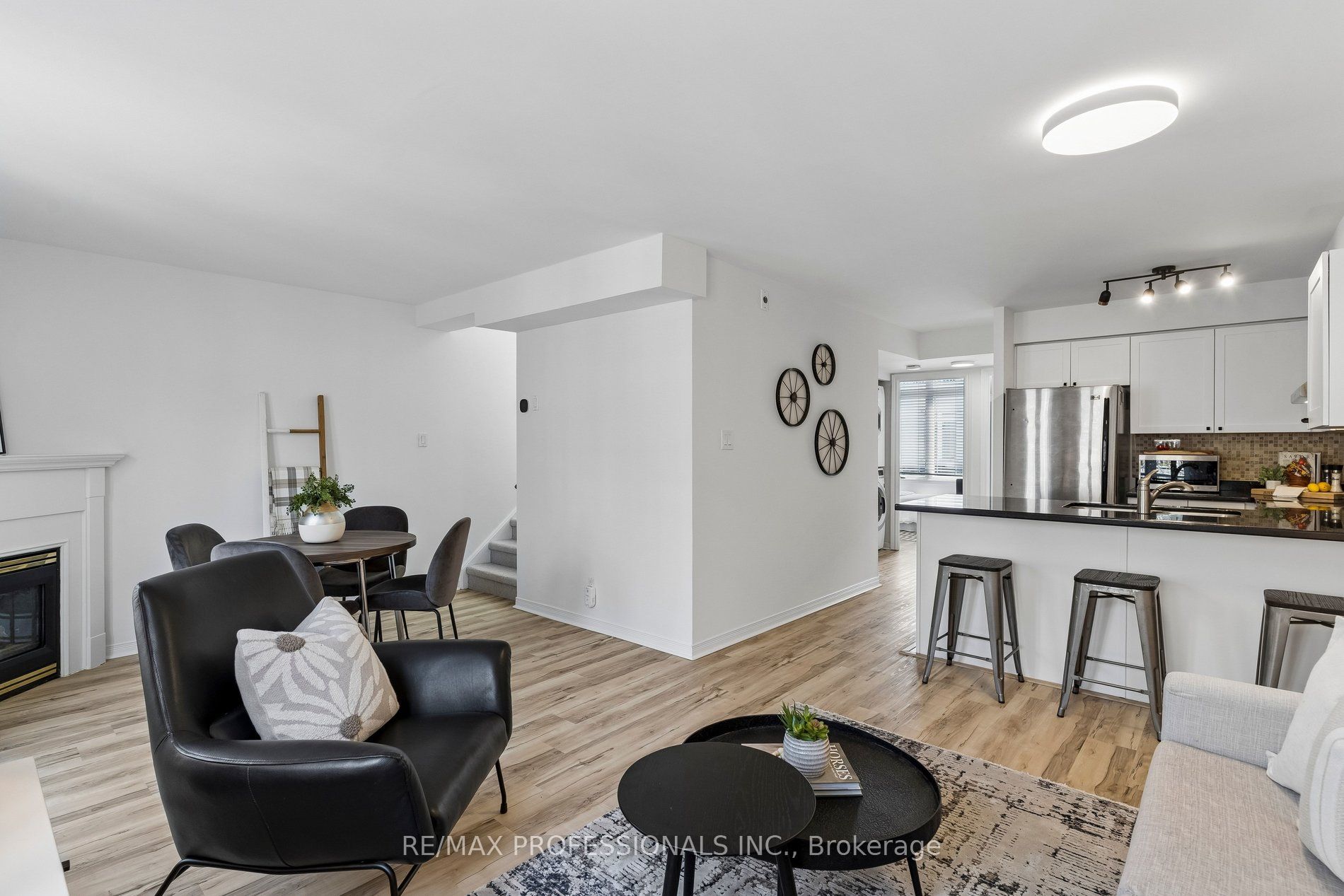 12 Sudbury Street 2010, Toronto, ON M6J 3W7 photo 3