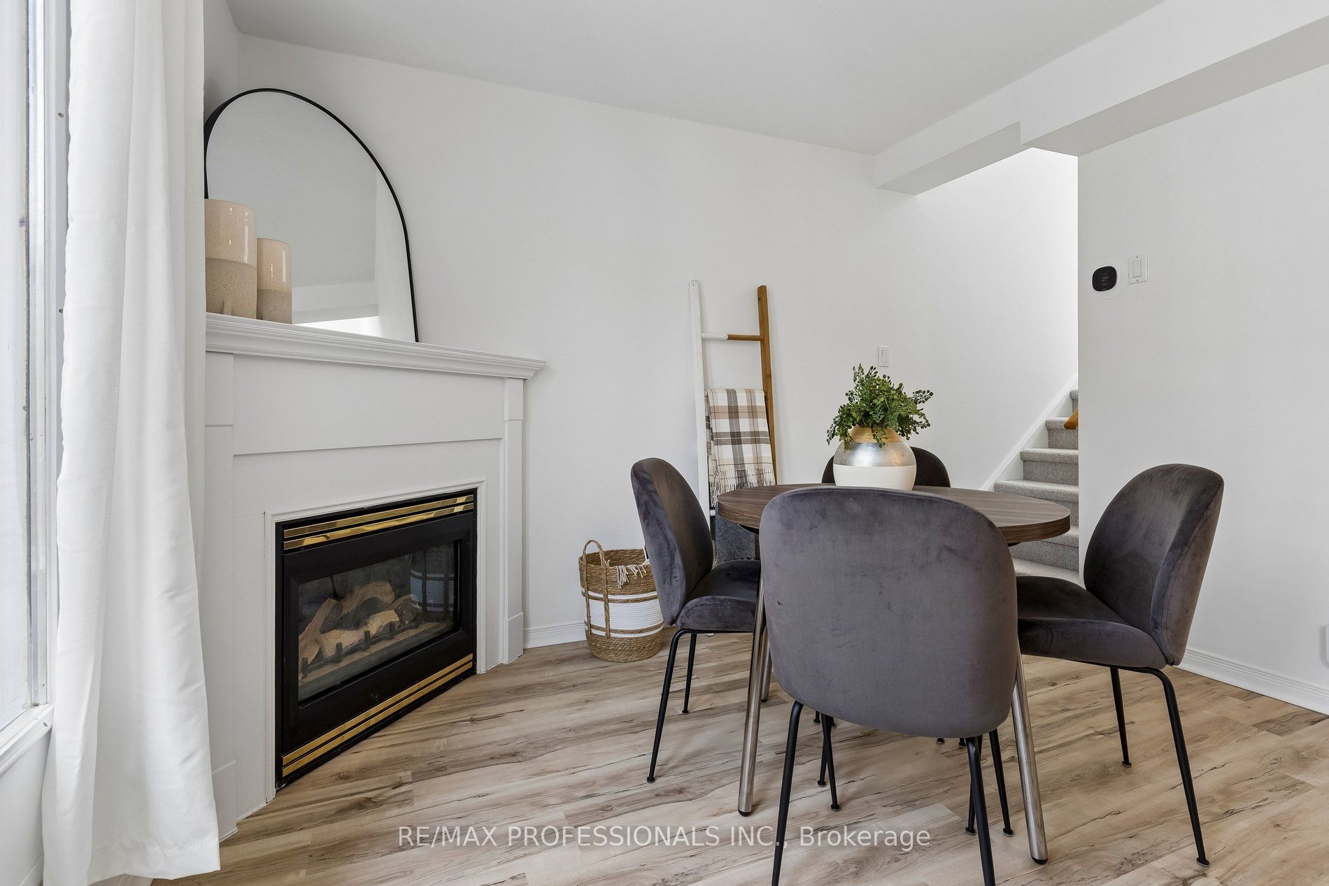 12 Sudbury Street 2010, Toronto, ON M6J 3W7 photo 4