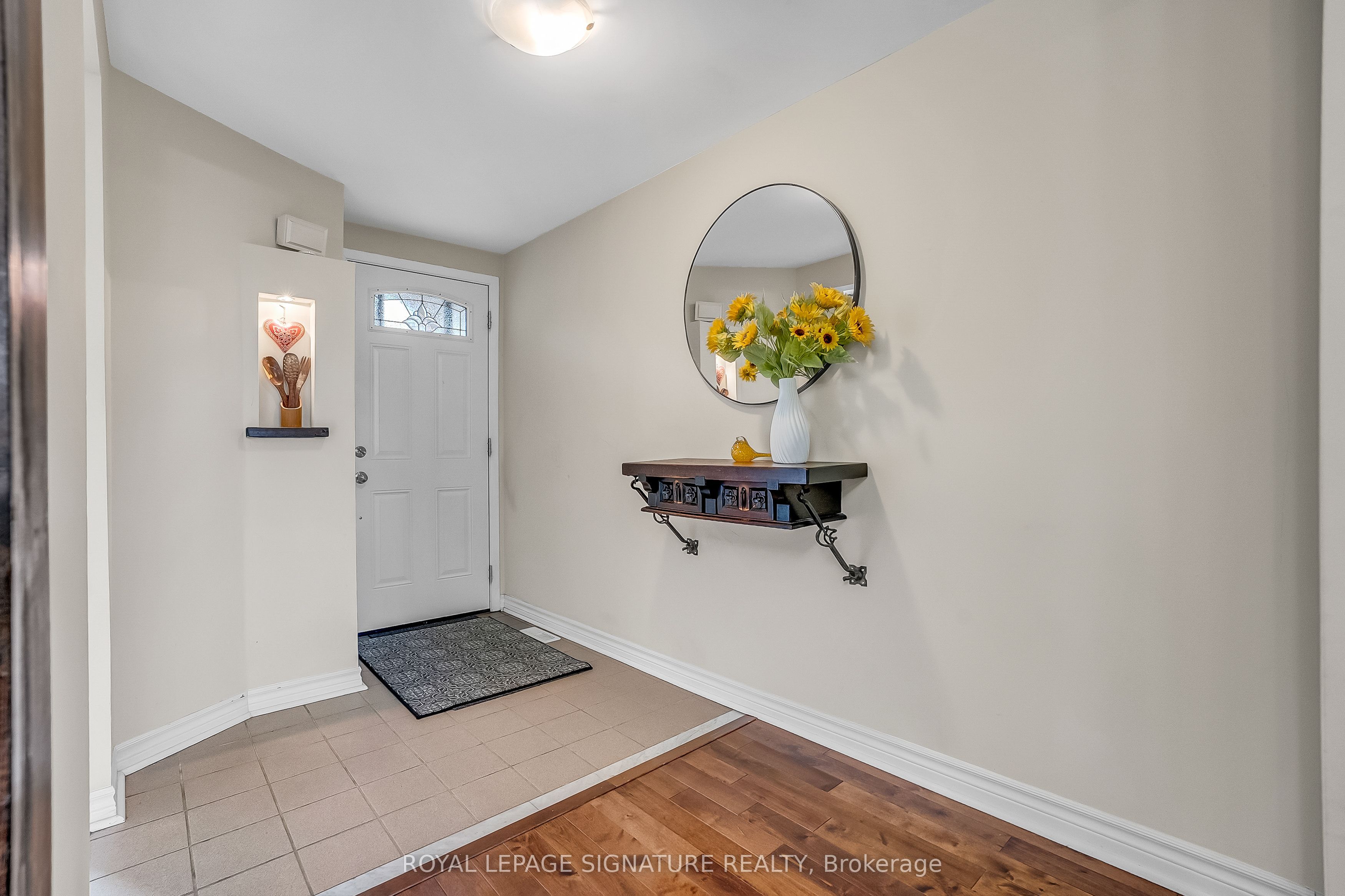 94 Dutch Myrtle Way, Toronto, ON M3B 3K8 photo 4
