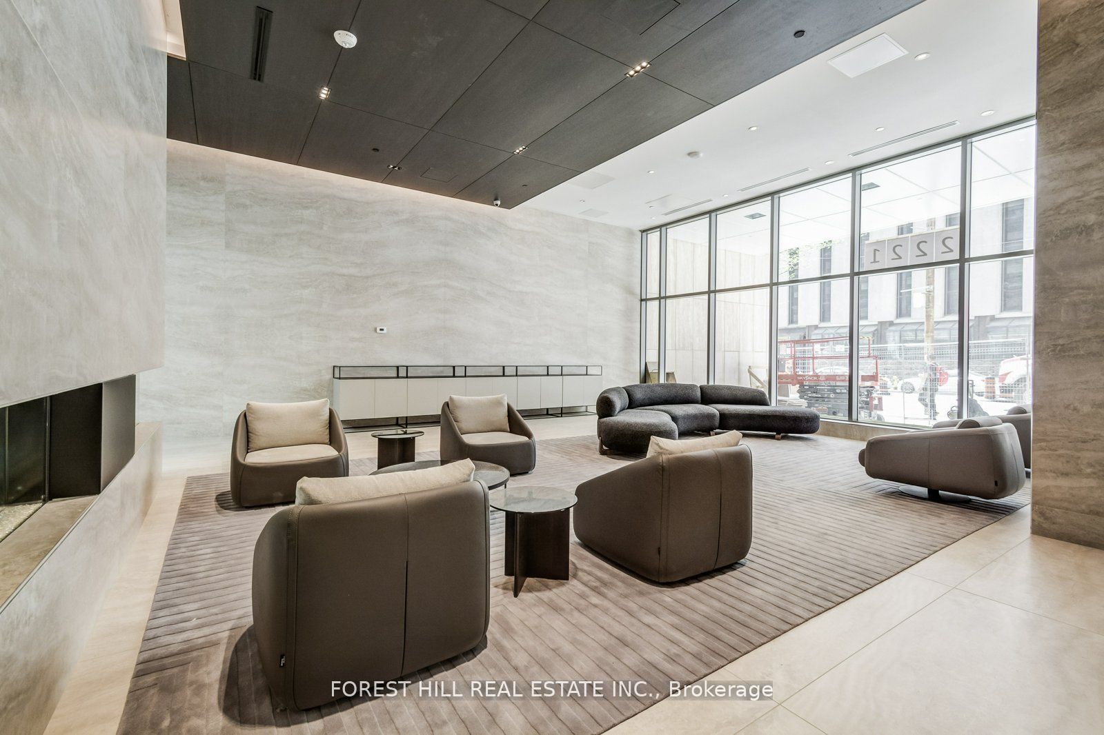 2221 Yonge Street 5010, Toronto, ON M4S 2B4 photo 4