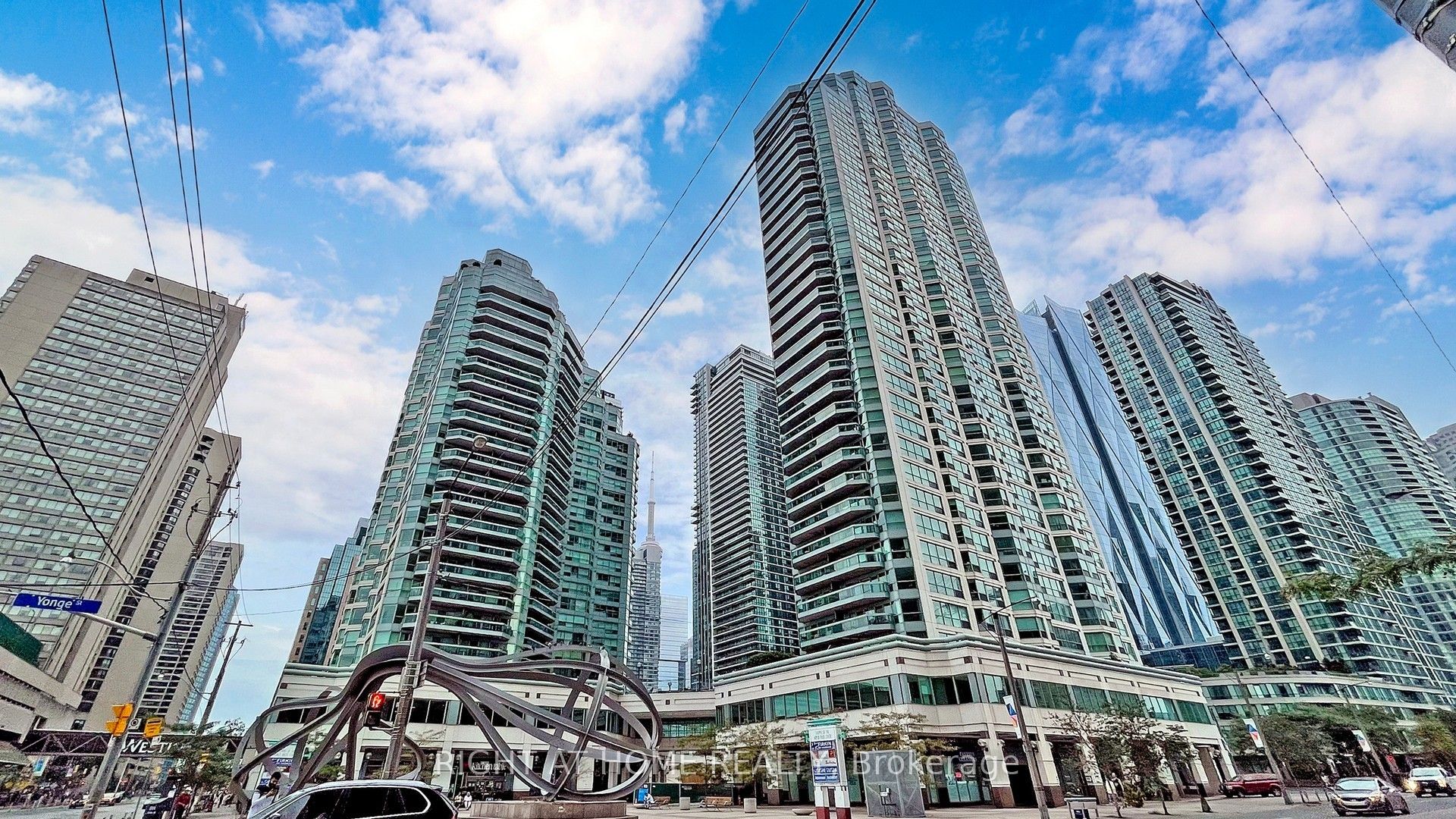 10 Yonge Street 1706, Toronto, ON M5E 1R4