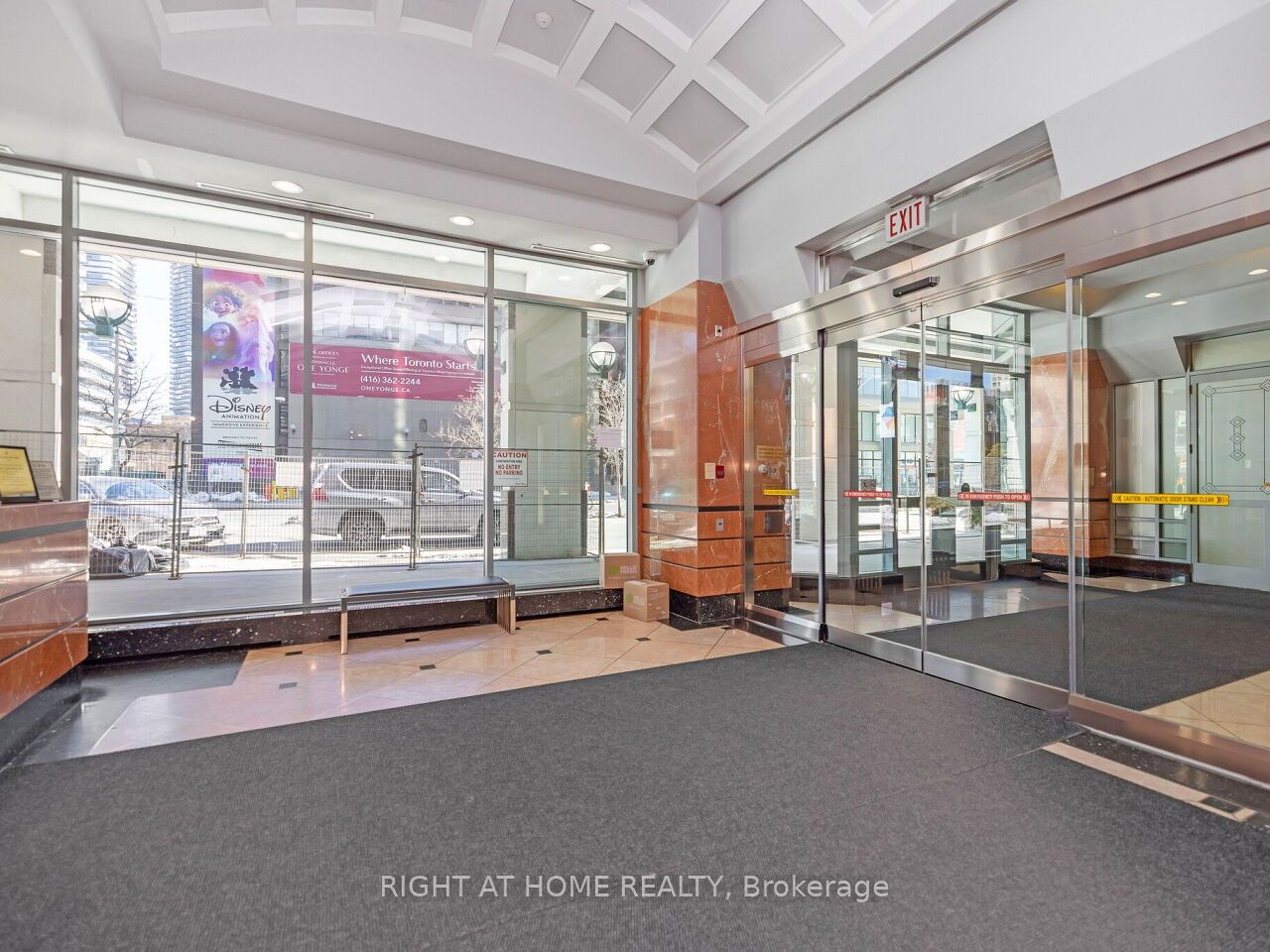 10 Yonge Street 1706, Toronto, ON M5E 1R4 photo 3