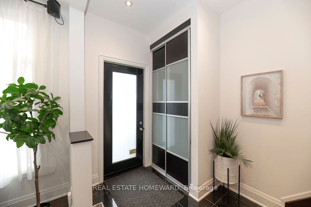 136 Spruce Street, Toronto, ON M5A 2J5 photo 5