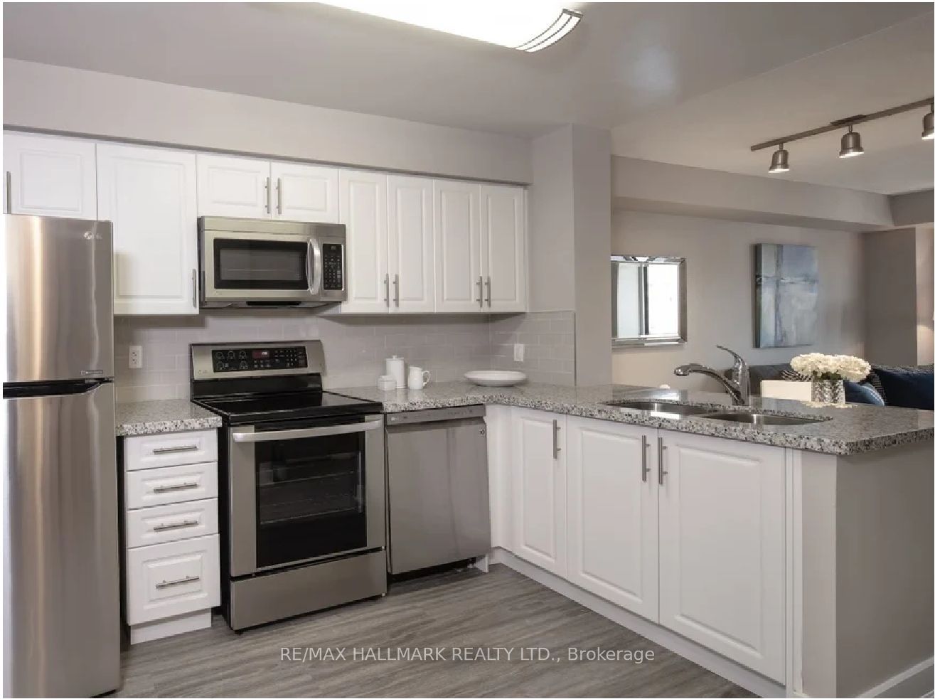 167 Church Street 216, Toronto, ON M5B 1Y6 photo 5