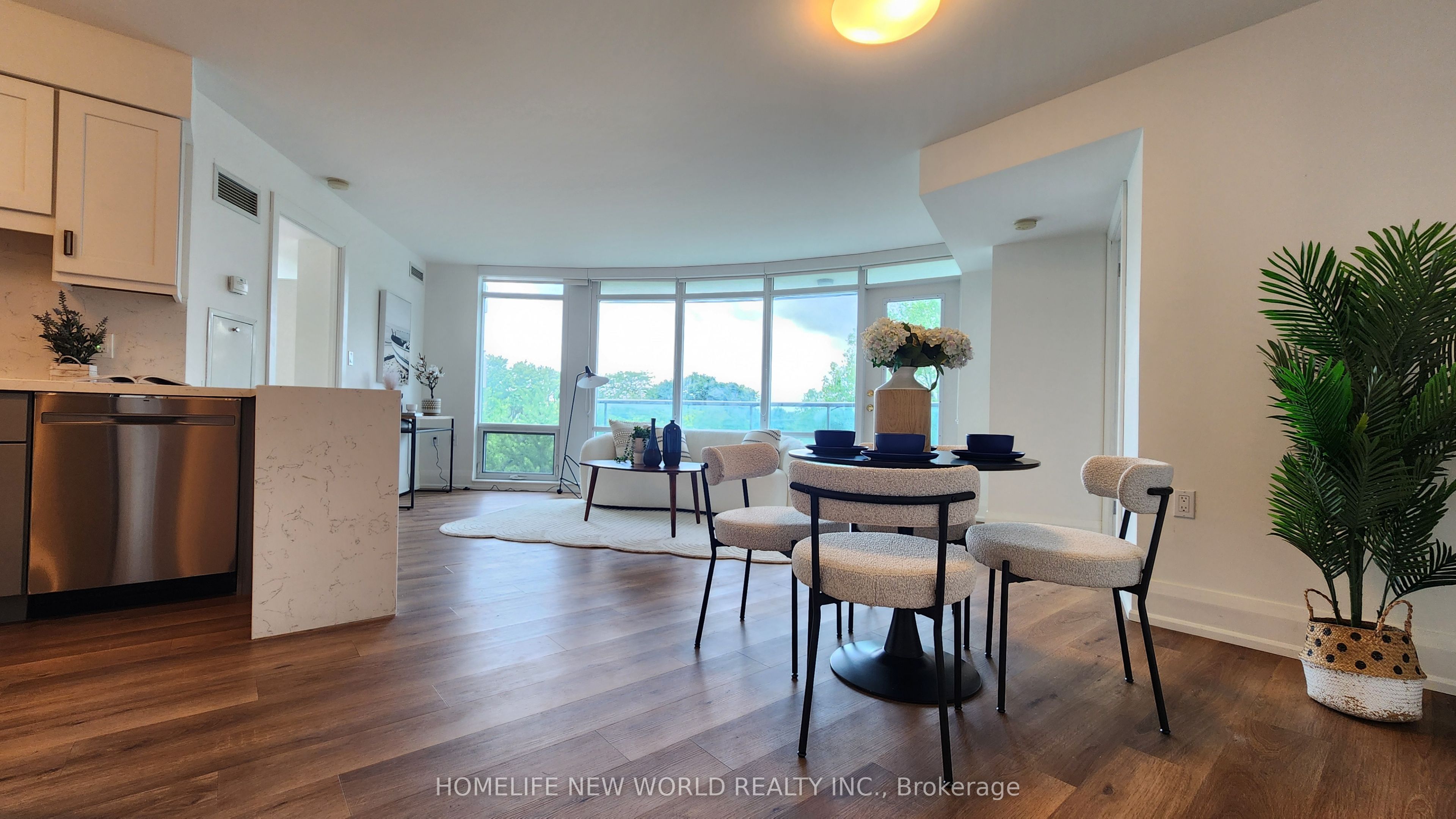 3830 Bathurst Street 404, Toronto, ON M3H 6C5 photo 2