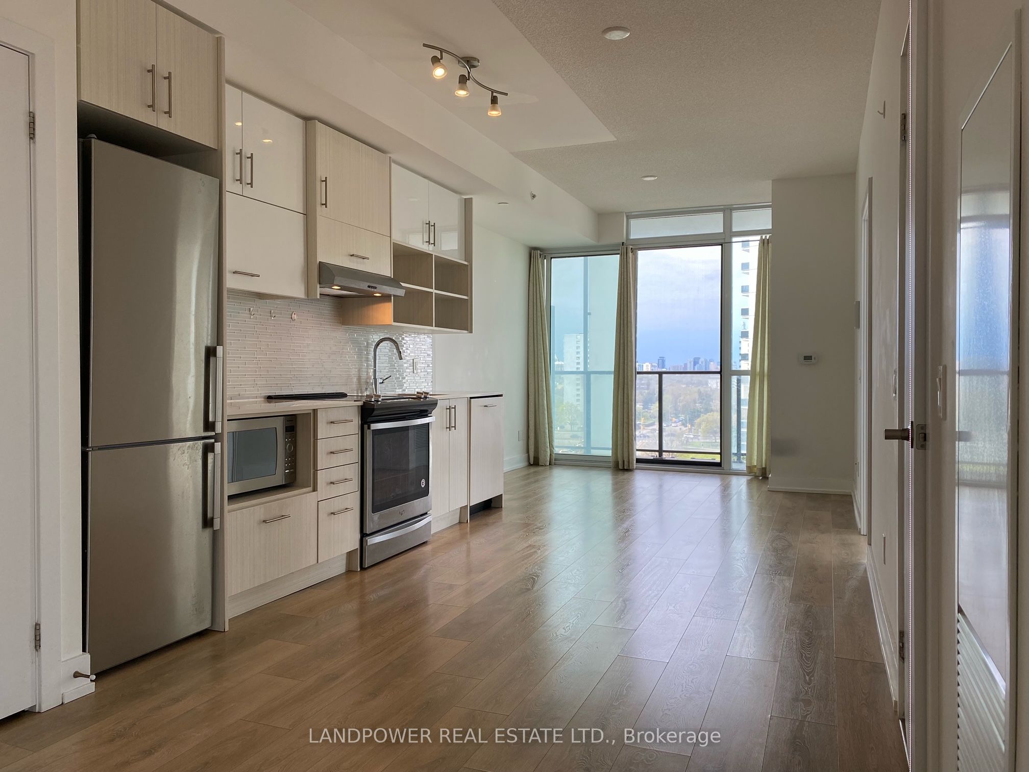 128 Fairview Mall Drive 805, Toronto, ON M2J 2Z1 photo 2