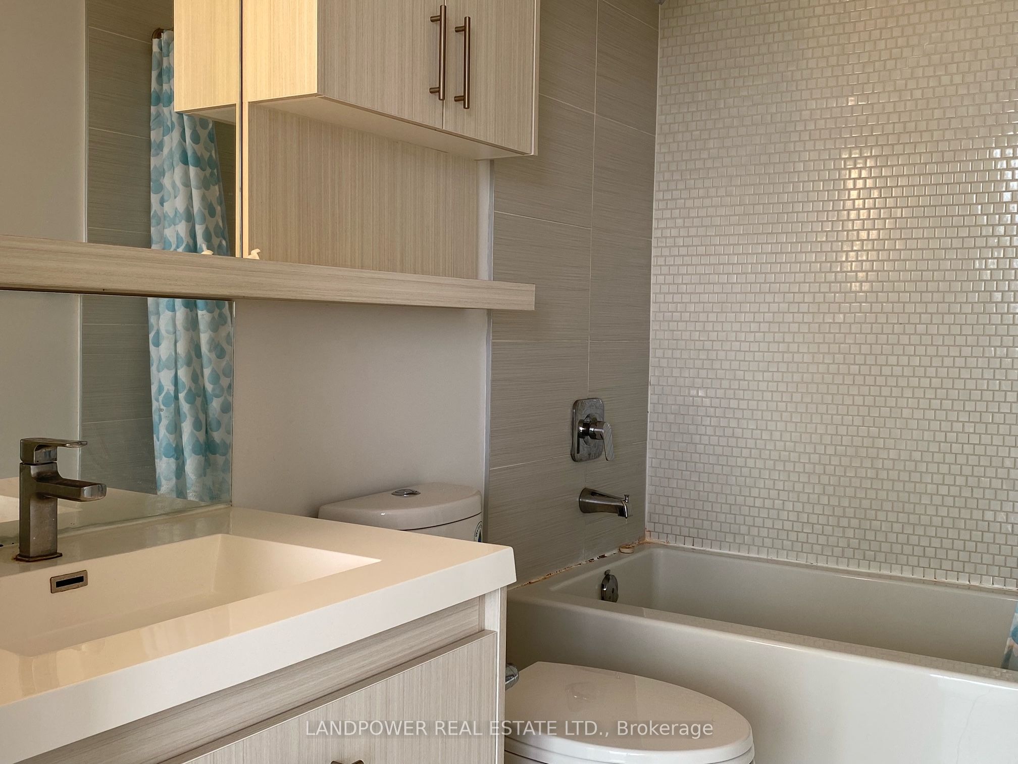 128 Fairview Mall Drive 805, Toronto, ON M2J 2Z1 photo 3
