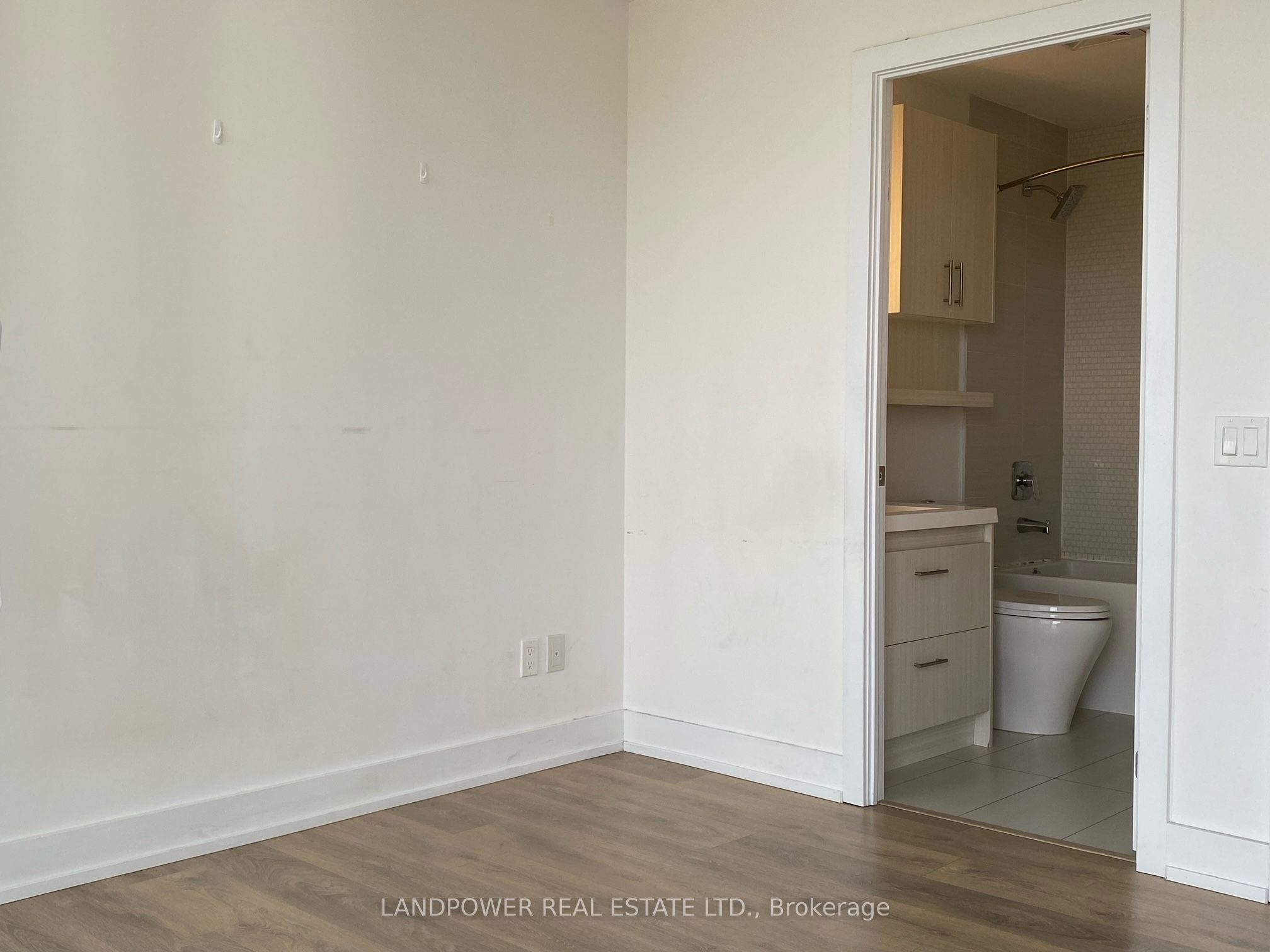128 Fairview Mall Drive 805, Toronto, ON M2J 2Z1 photo 4