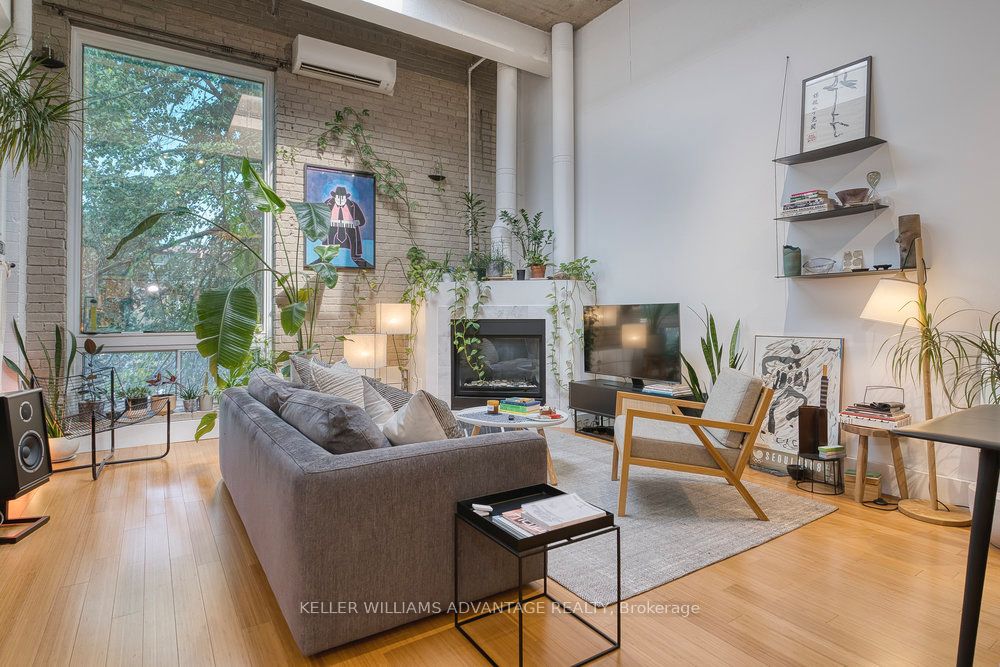 264 Seaton Street 206, Toronto, ON M5A 2T4