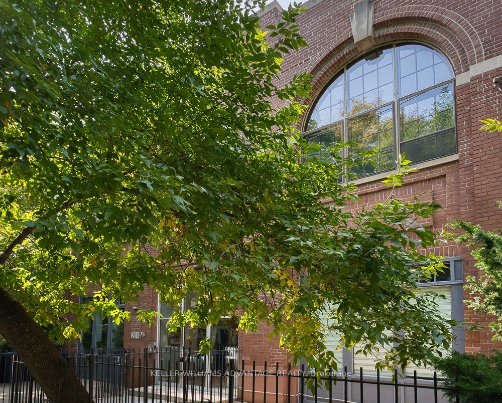 264 Seaton Street 206, Toronto, ON M5A 2T4 photo 4