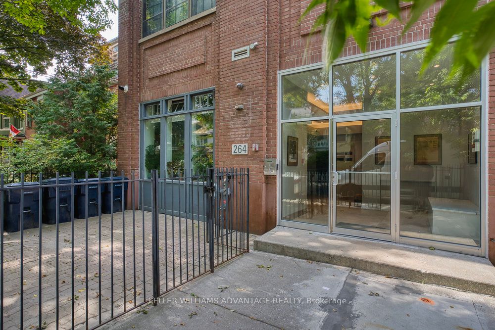 264 Seaton Street 206, Toronto, ON M5A 2T4 photo 5