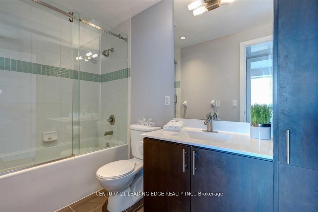 181 Wynford Drive 2001, Toronto, ON M3C 0C6 photo 5