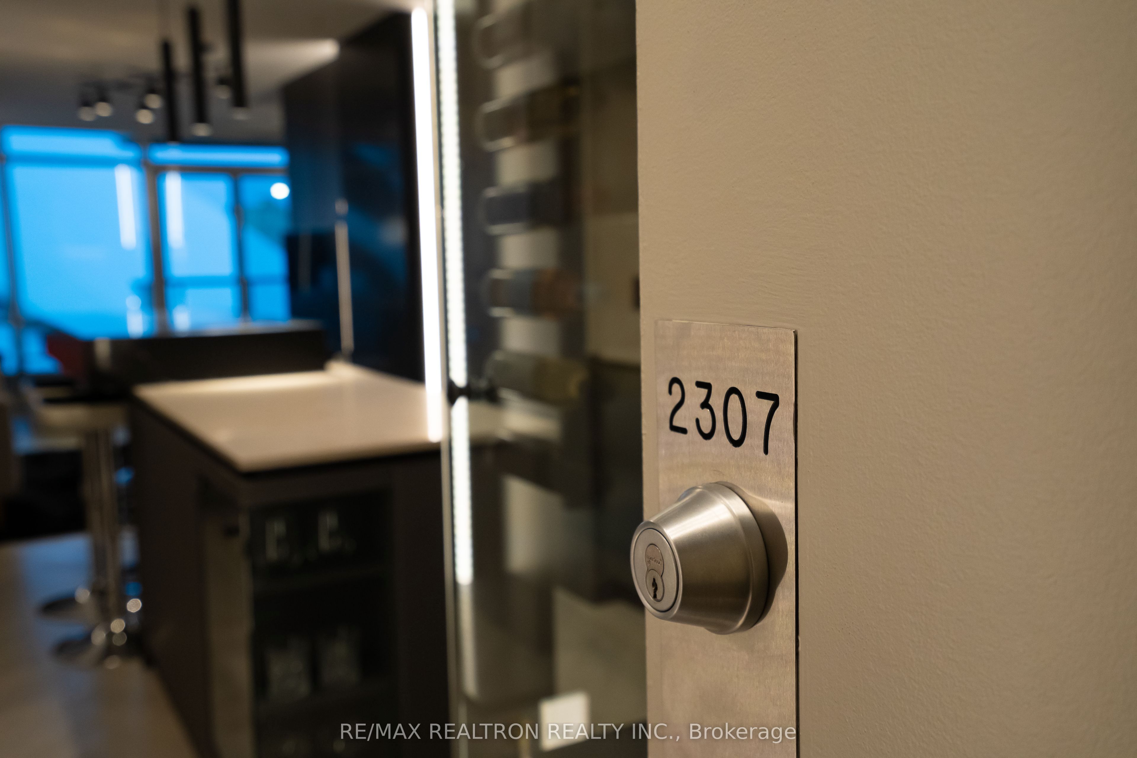 373 Front Street W 2307, Toronto, ON M5V 3R7 photo 3