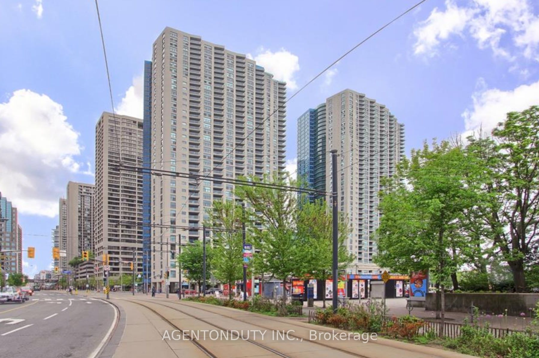 77 Harbour Square 2711, Toronto, ON M5J 2S2 photo 2