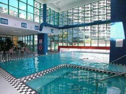 77 Harbour Square 2711, Toronto, ON M5J 2S2 photo 3