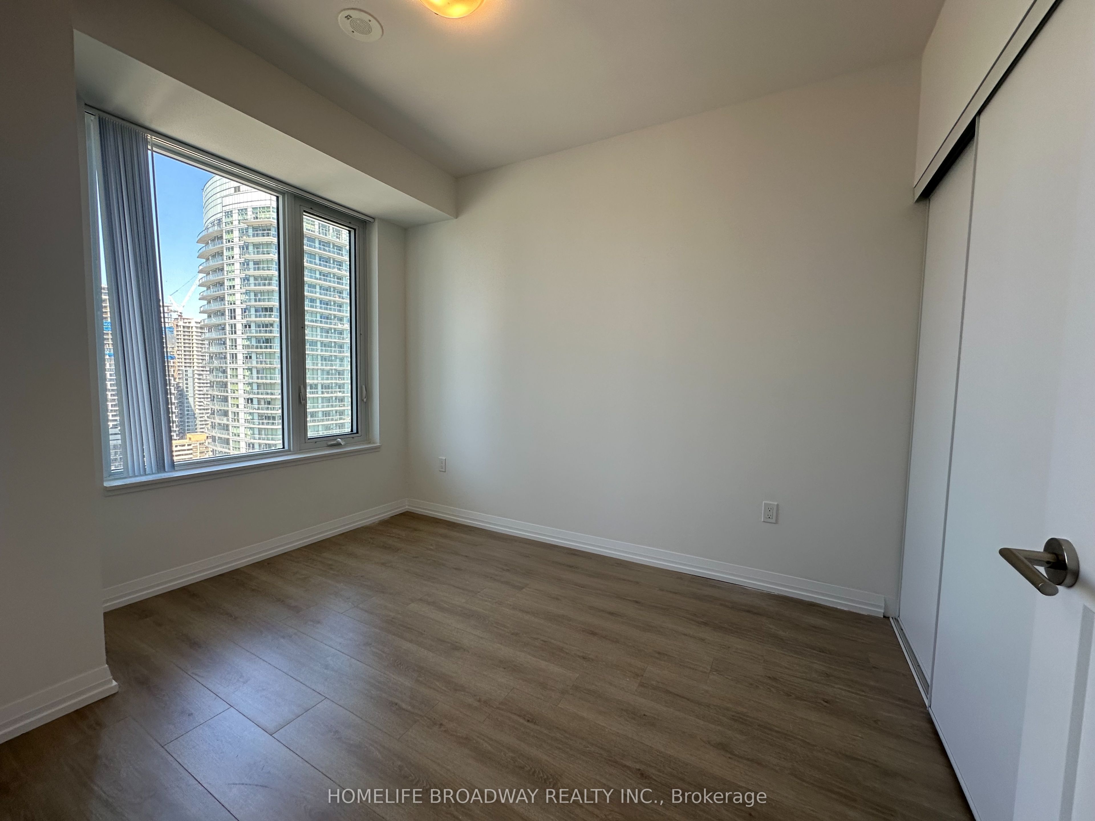 50 Dunfield Avenue 3018, Toronto, ON M4S 0E4 photo 5
