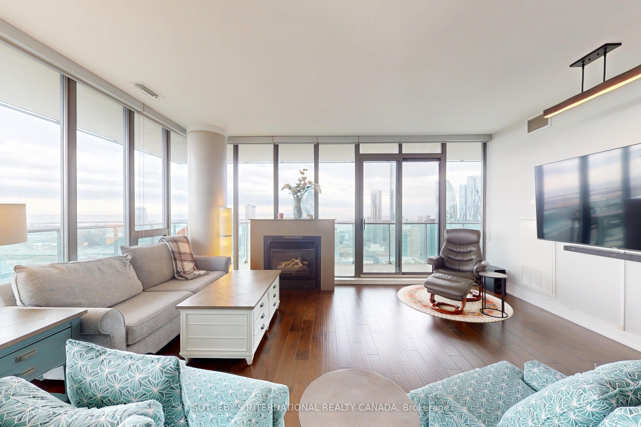 33 Lombard Street 4204, Toronto, ON M5C 3H8 photo 5