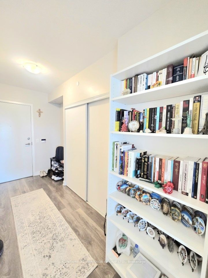 195 Redpath Avenue 2006, Toronto, ON M4P 0E4 photo 2